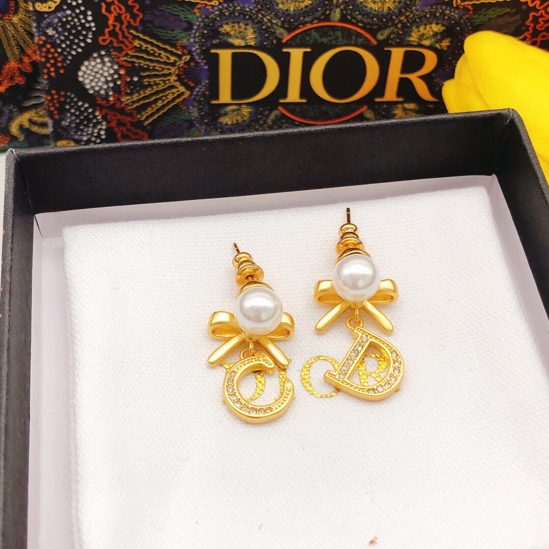Dior 迪奥新款CD字母珍珠蝴蝶结镶钻气质耳钉