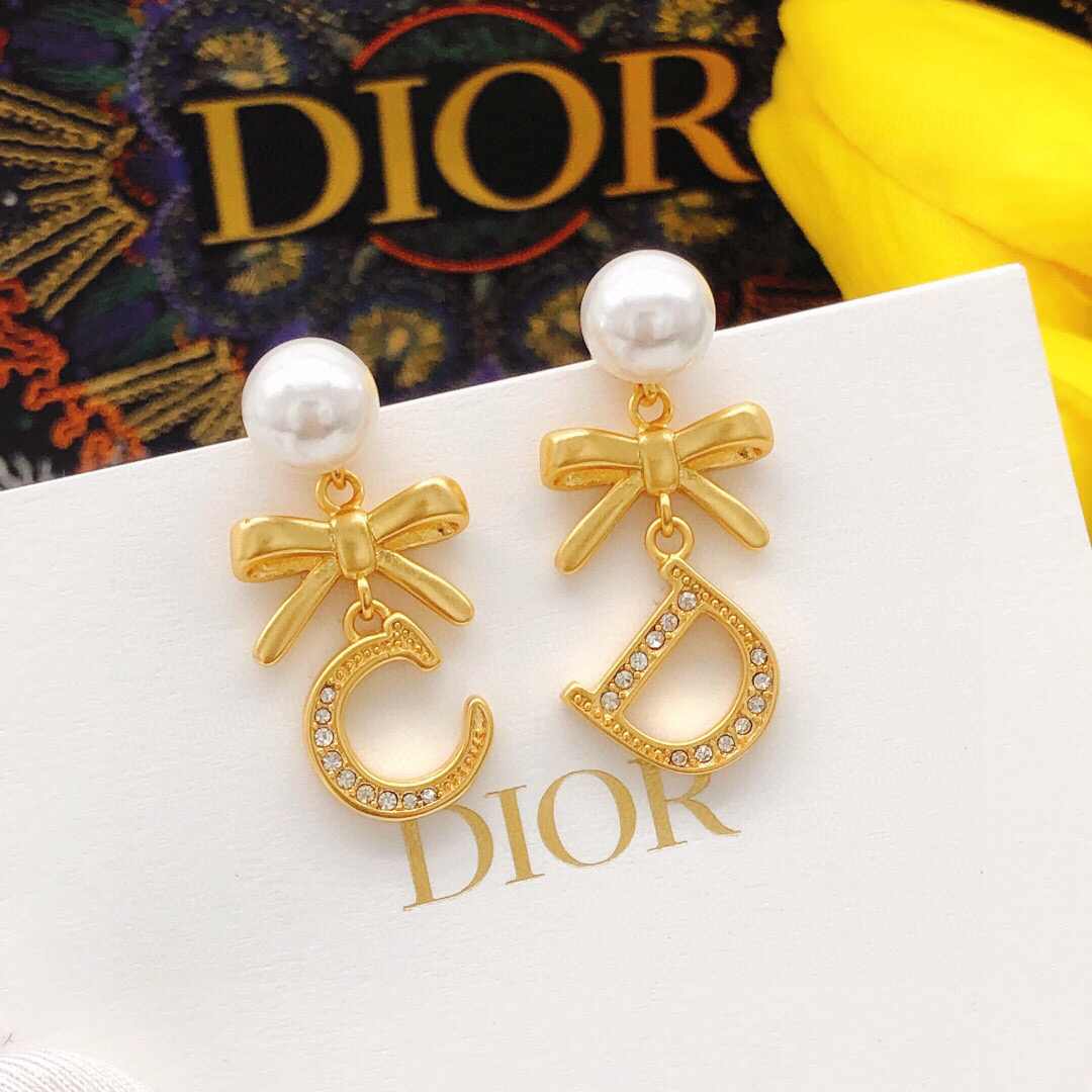 Dior 迪奥新款CD字母珍珠蝴蝶结镶钻气质耳钉