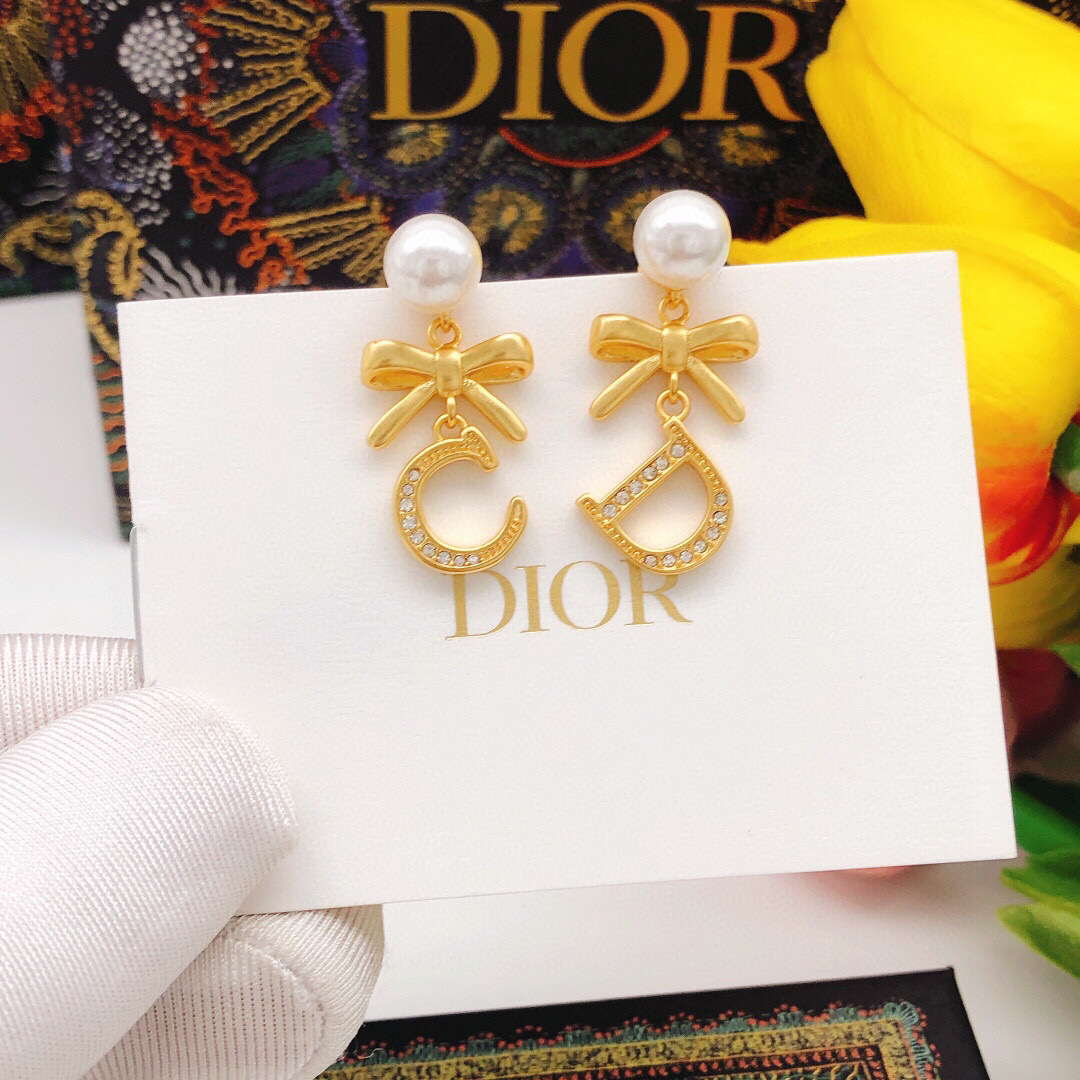 Dior 迪奥新款CD字母珍珠蝴蝶结镶钻气质耳钉