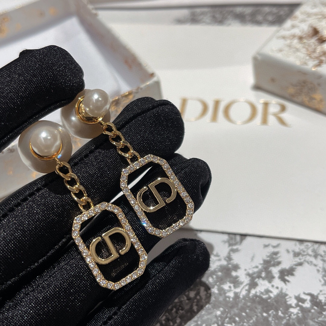 Dior 迪奥大小珍珠流苏耳钉耳环镶钻CD链条牌牌围钻前后珠耳环