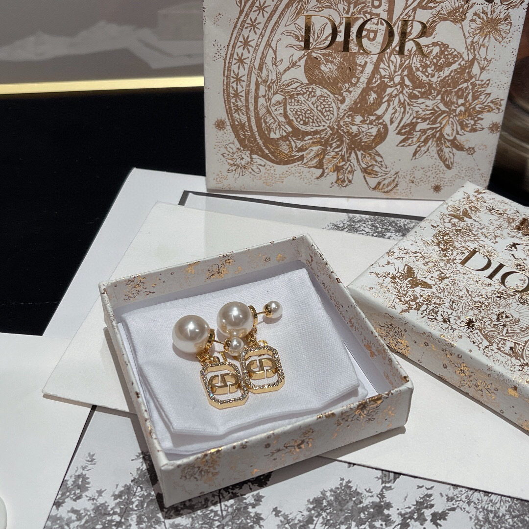 Dior 迪奥大小珍珠流苏耳钉耳环镶钻CD链条牌牌围钻前后珠耳环