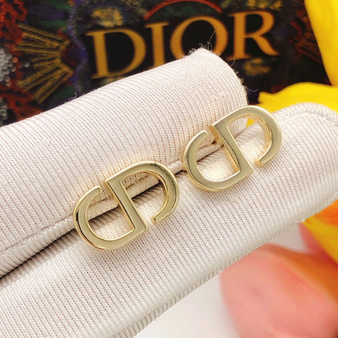 Dior 迪奥CD耳钉 光面高质感十足