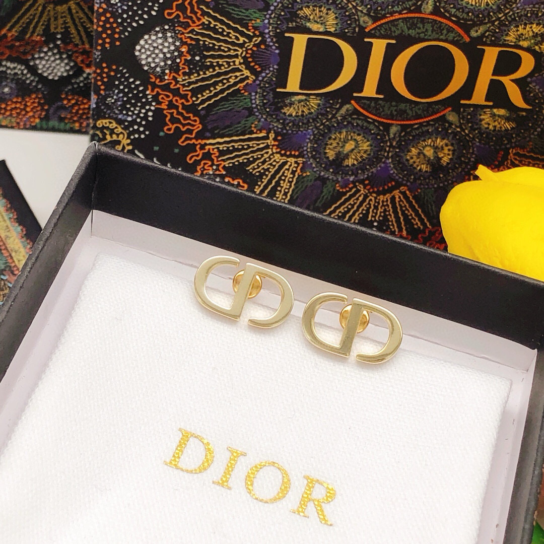 Dior 迪奥CD耳钉 光面高质感十足