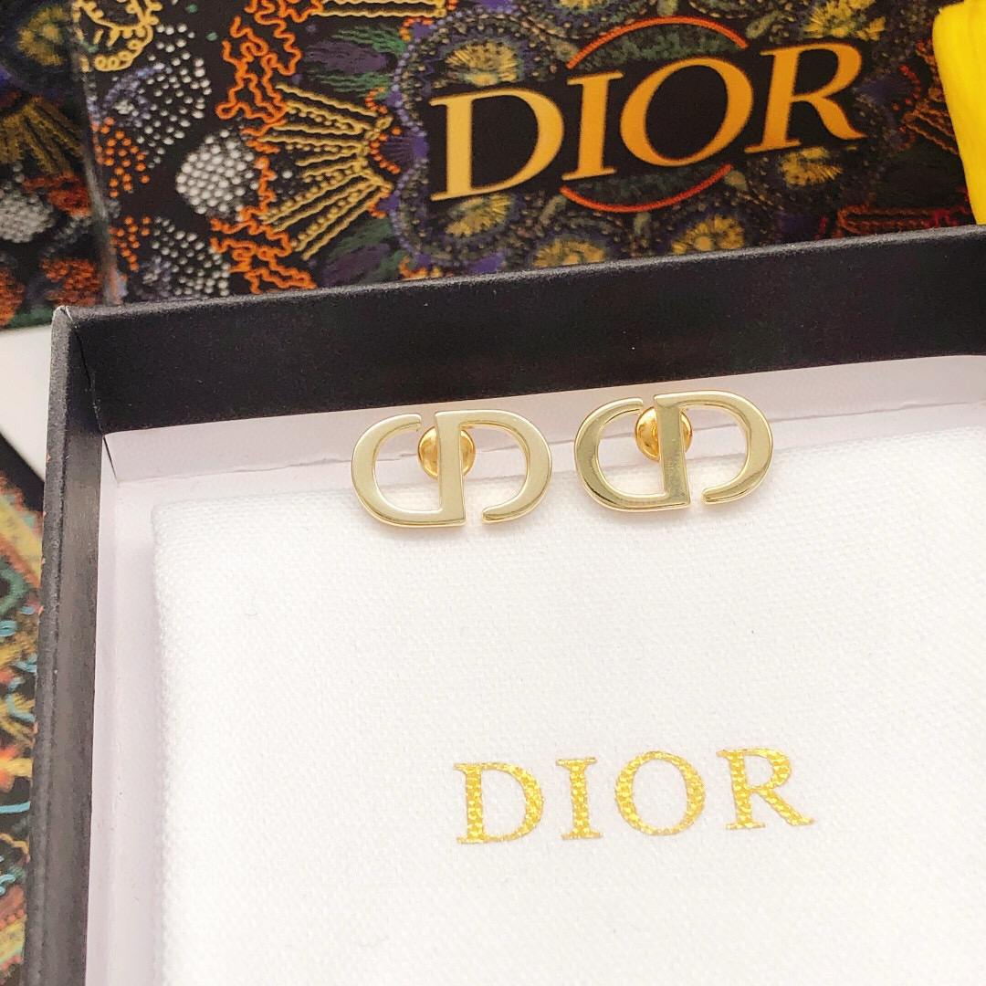 Dior 迪奥CD耳钉 光面高质感十足