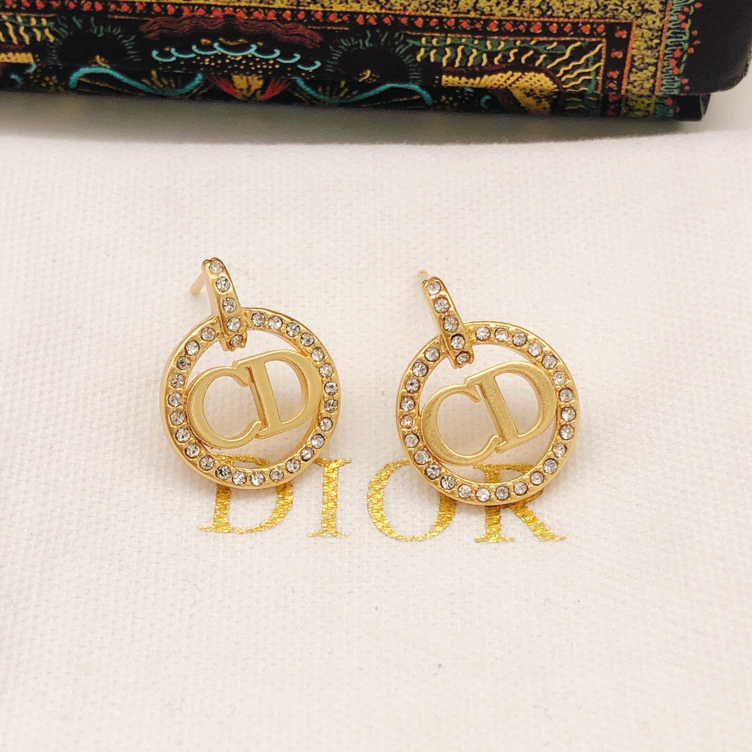 Dior DIOR迪奥 新品 圆形CD吊坠微镶钻 高端品质 1:1开模 同黄铜材质 高级925银针防过敏处理