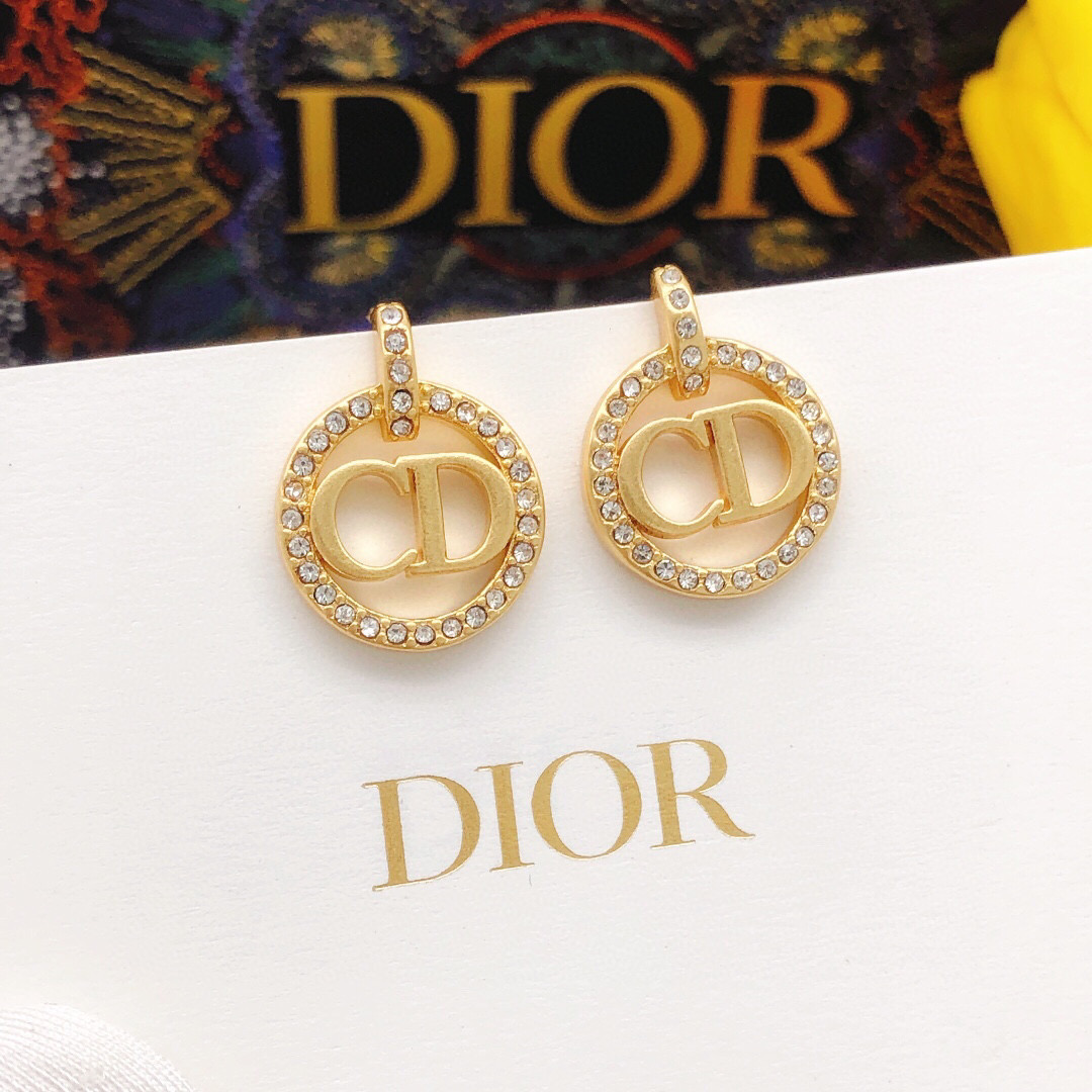 Dior DIOR迪奥 新品 圆形CD吊坠微镶钻 高端品质 1:1开模 同黄铜材质 高级925银针防过敏处理