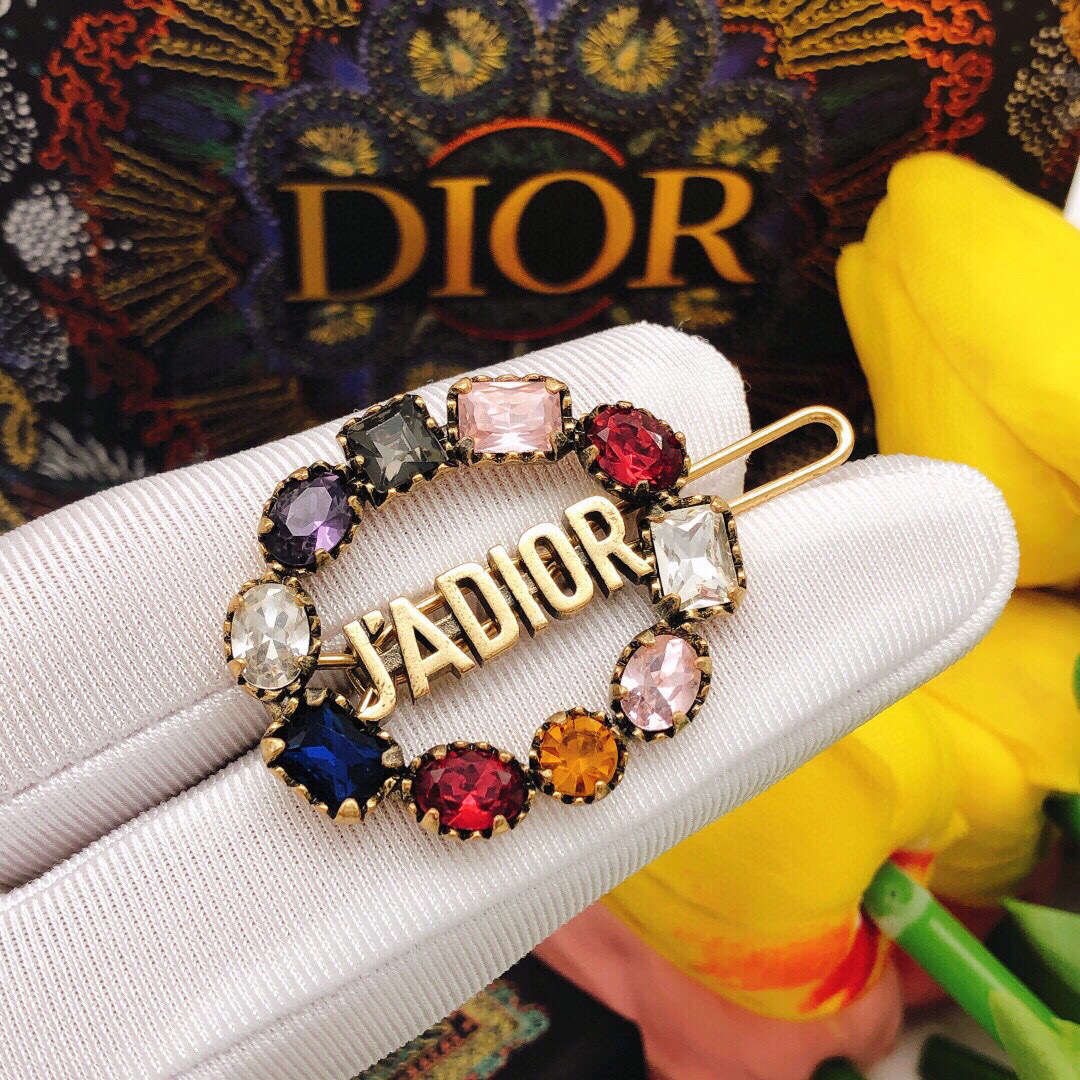 Número DFJ0006 Nuevo modelo de la serie de diamantes de colores de Dior, muy popular y en tendencia❣ 🛍Sincronizado con…