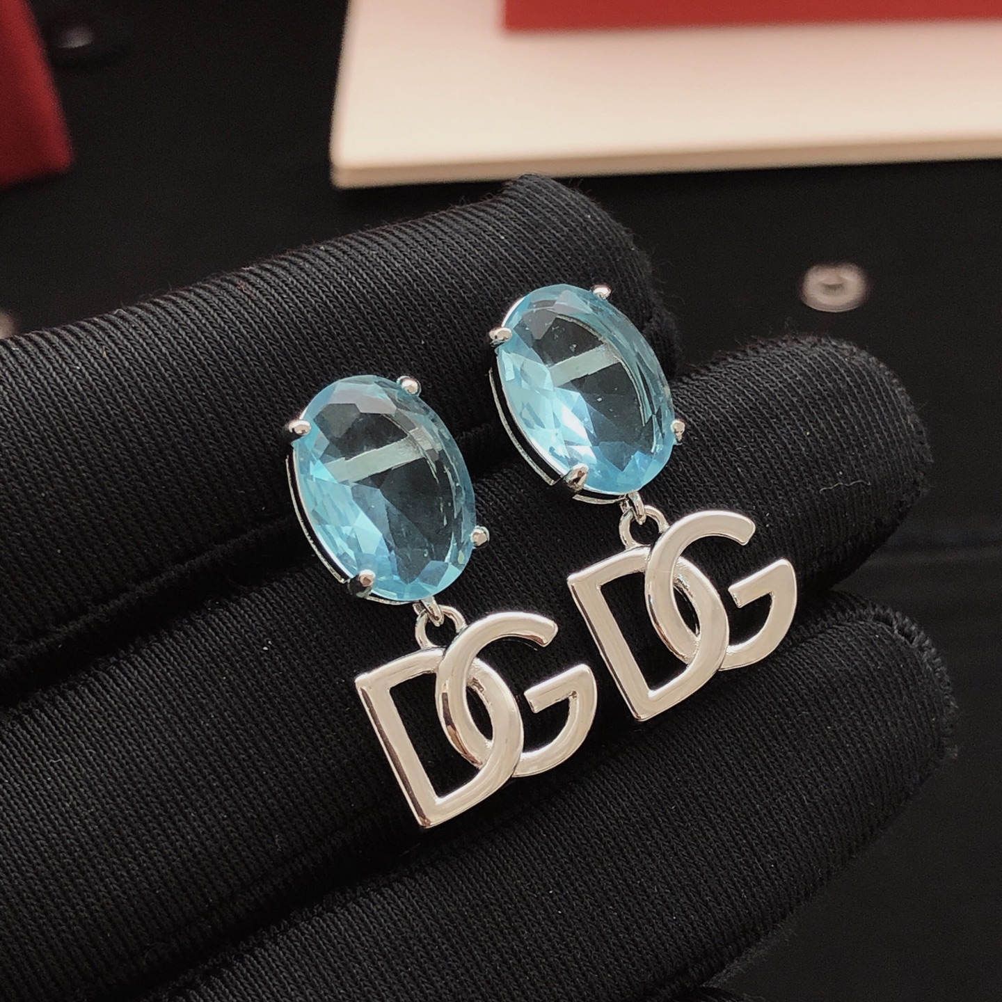 Número DGED0002 【DG último modelo🆕🆕pendientes azules】mismo material de latón que ZP