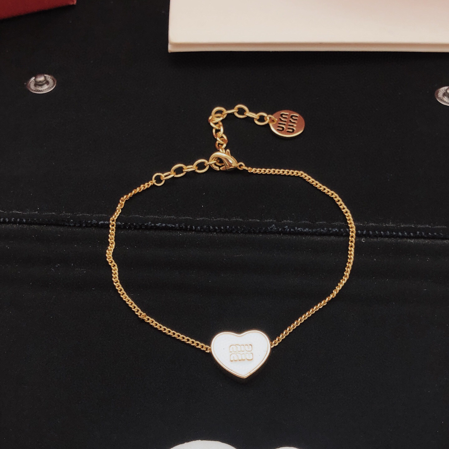 Número MSL0005 【MiuMi* último modelo 🆕🆕 pulsera de corazón blanco】 consistente con material de latón ZP