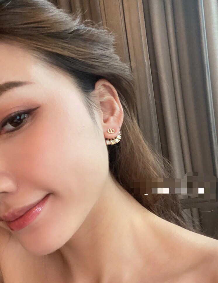 Dior Dior 迪奥 七镶钻CD珍珠耳钉