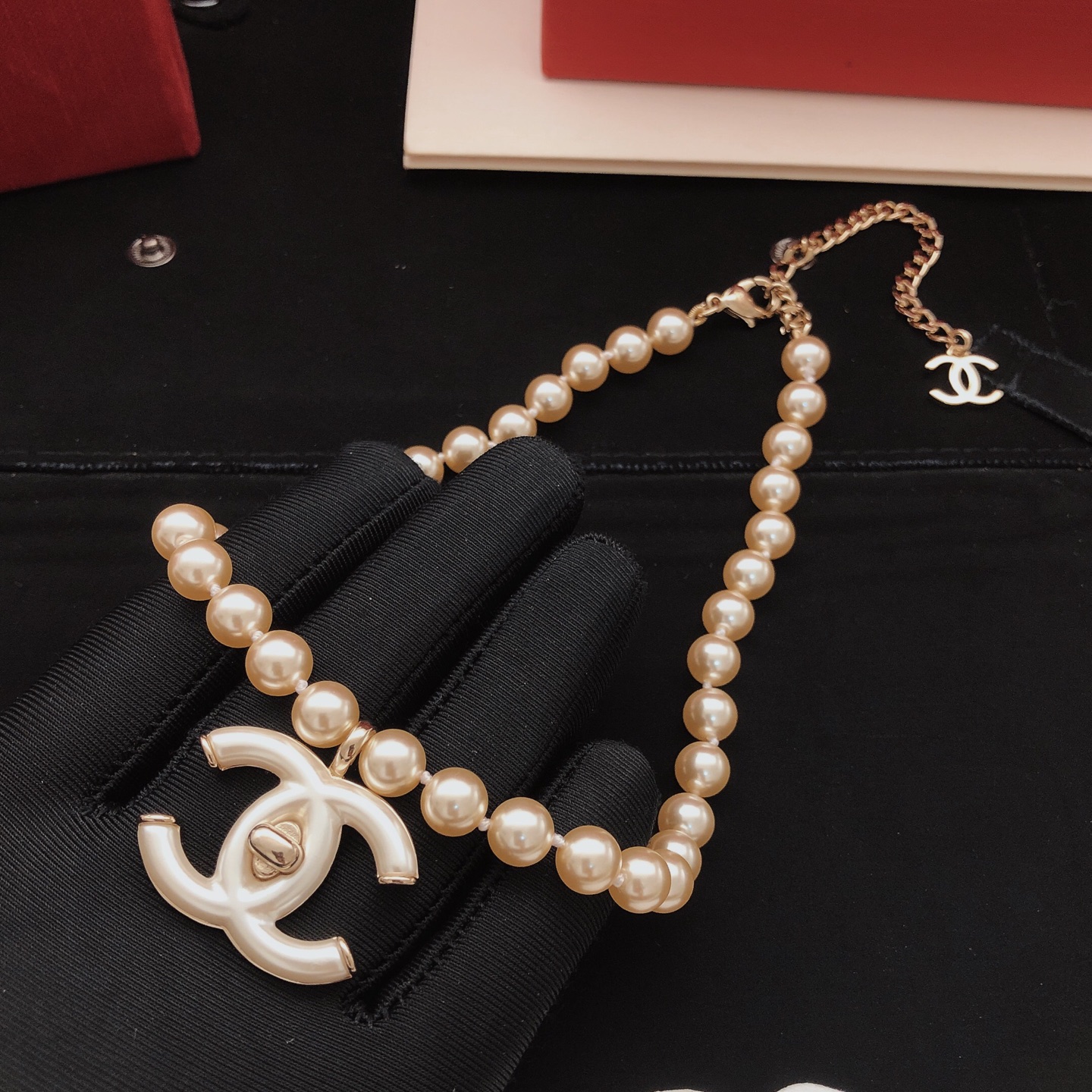 Número XXL0173 【ch*nel último modelo 🆕🆕 collar de resina y perlas】 consistente con material de latón ZP