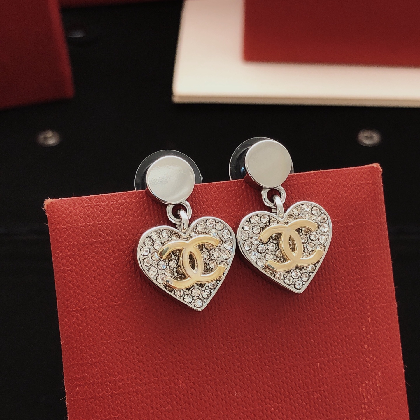 Número XED0783 【ch*nel último modelo 🆕🆕 pendientes de corazón】 consistente con material de latón ZP