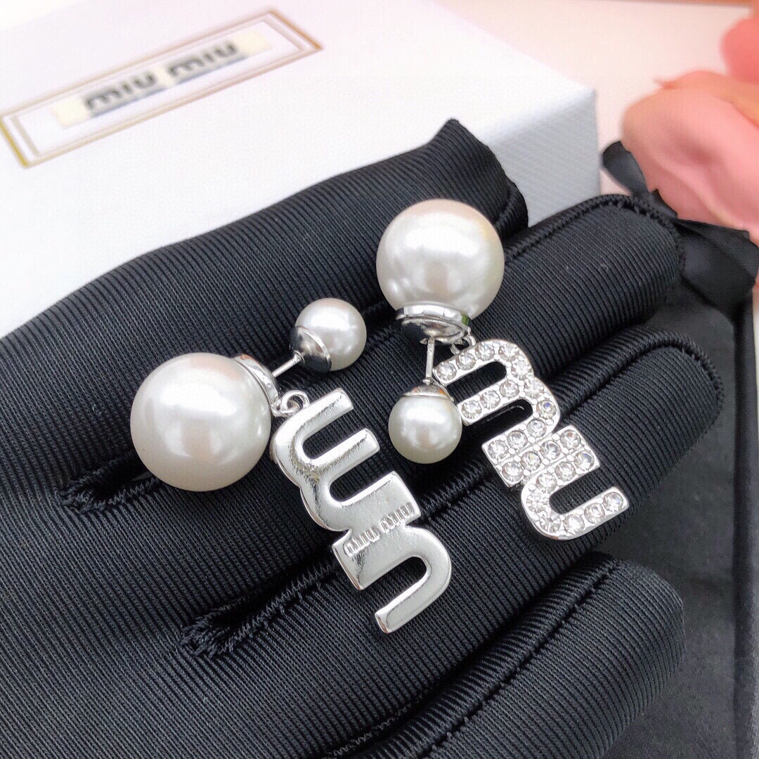 Miu Miu 缪缪大小珍珠耳钉