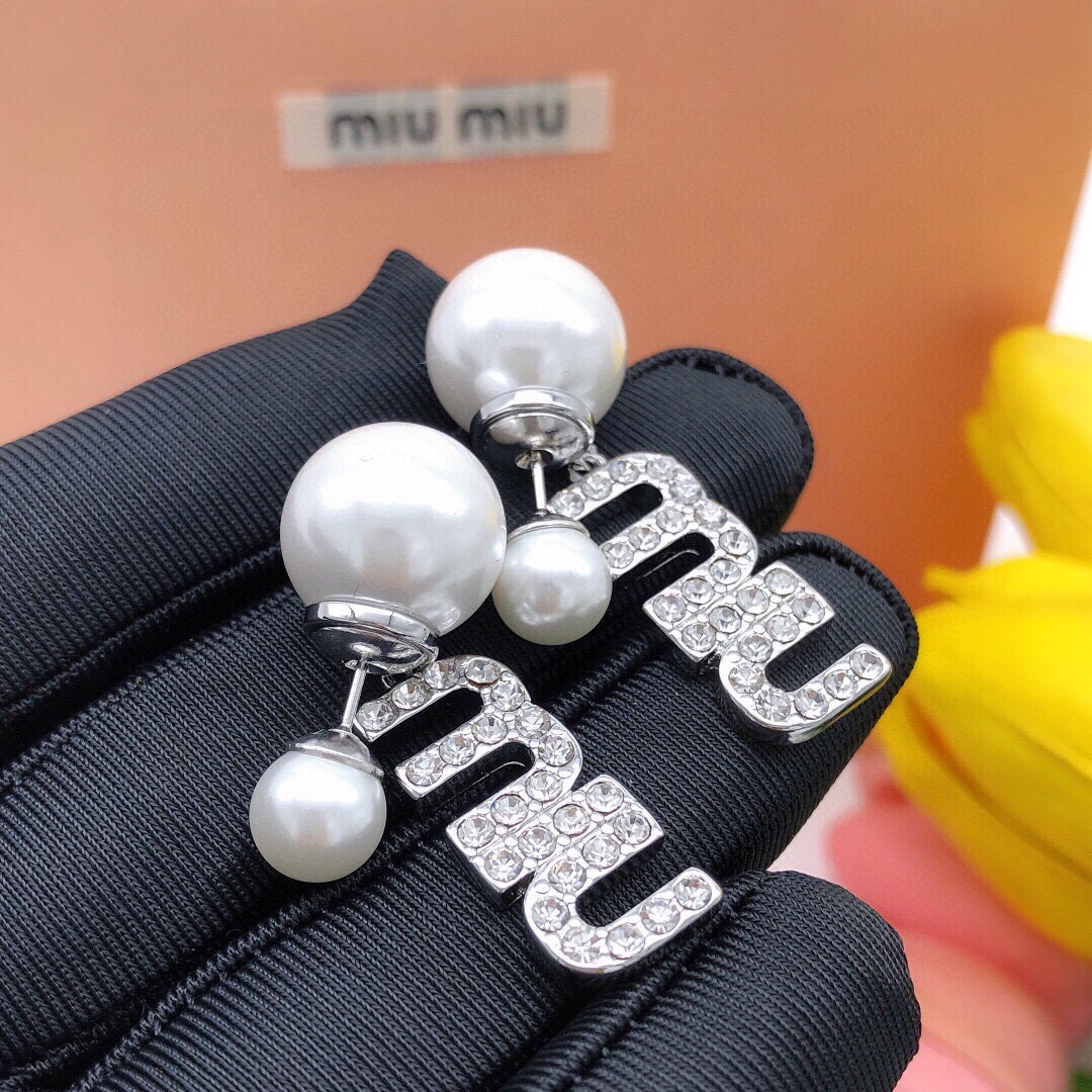 Miu Miu 缪缪大小珍珠耳钉