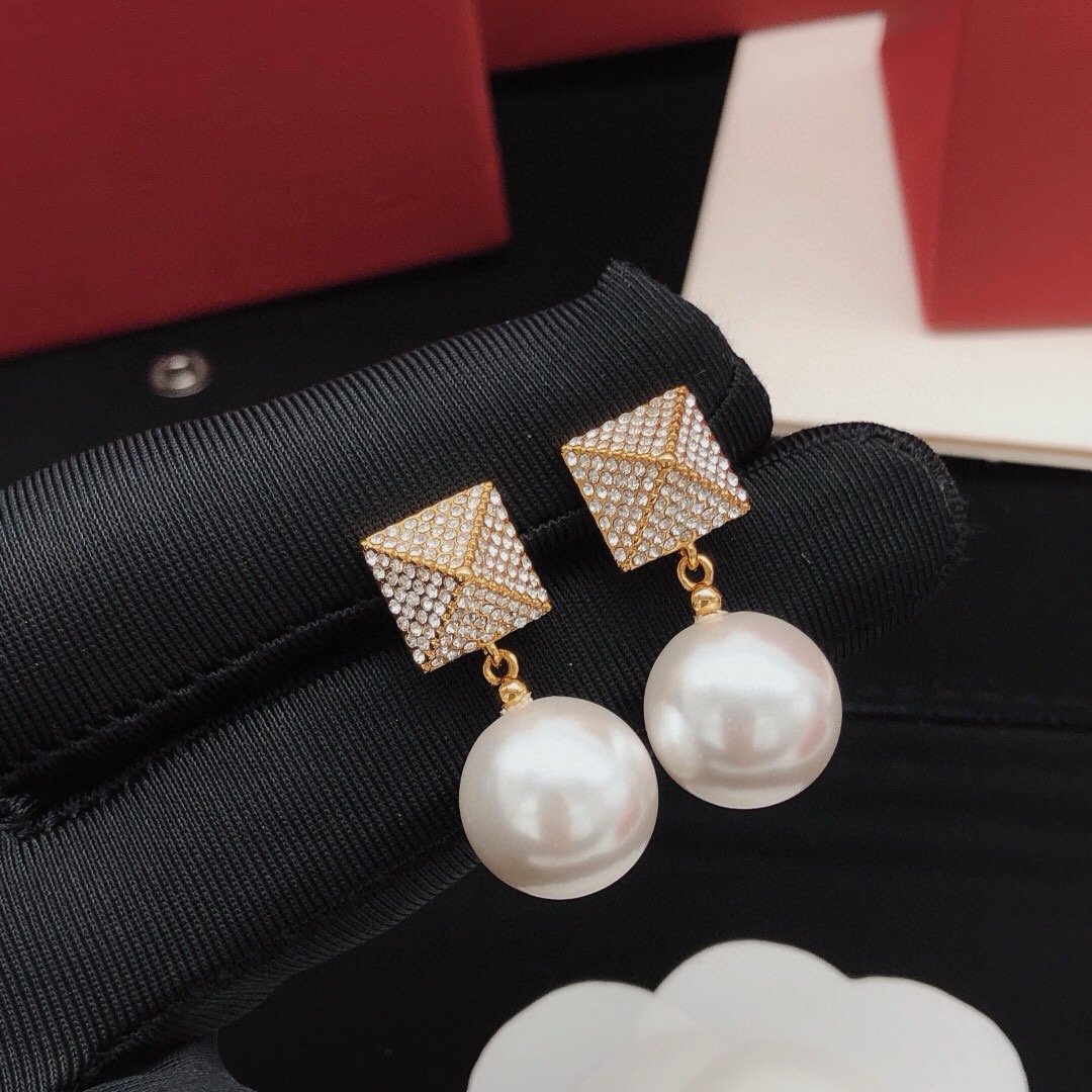 Valentino Haute Joaillerie Fine Jewelry Earrings Necklace Ring