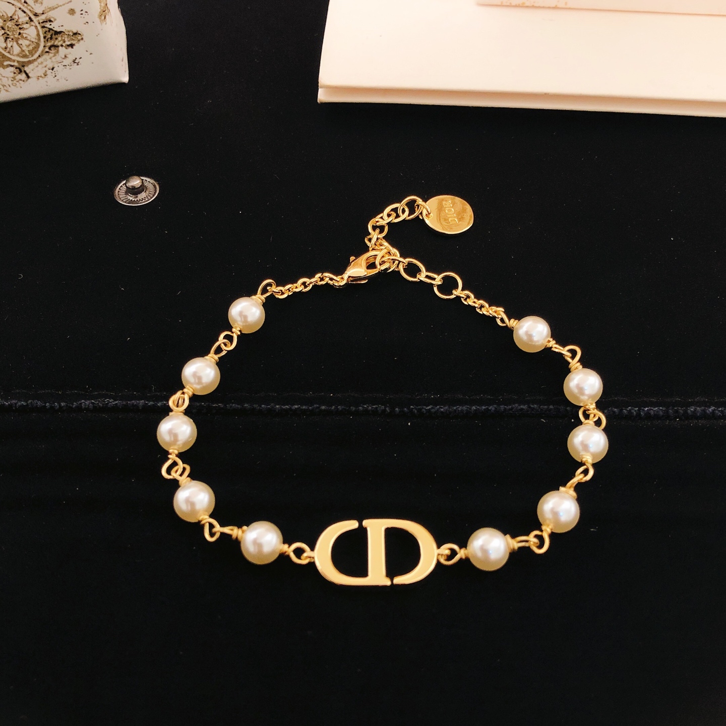 Dior 30 Montaigne Pearl CD Bracelet bracelet gold-tone metal with white resin pearls 18cm with 3cm extension chain