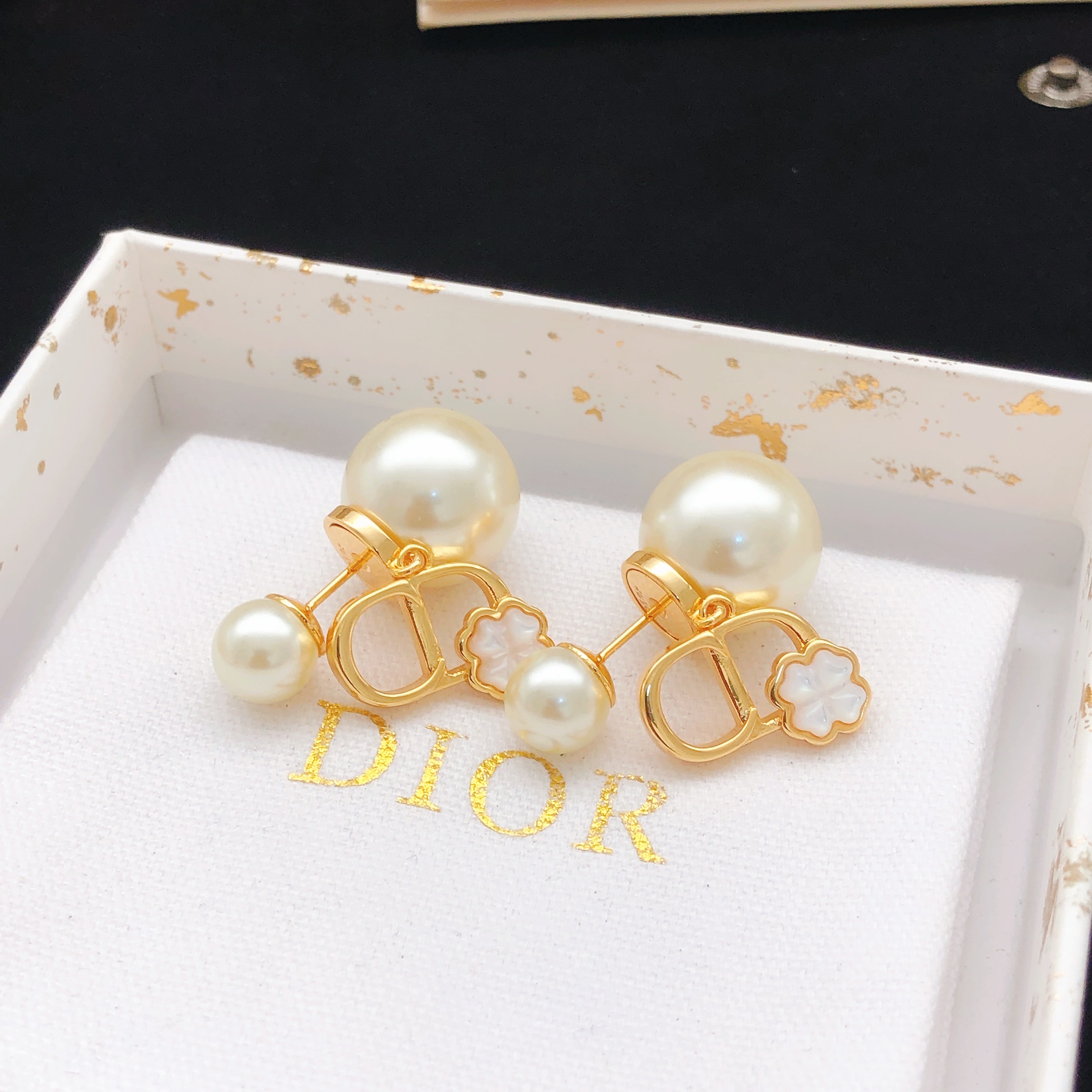 Moncler Haute Couture Haute Joaillerie Fine Jewelry Earrings Necklace 3