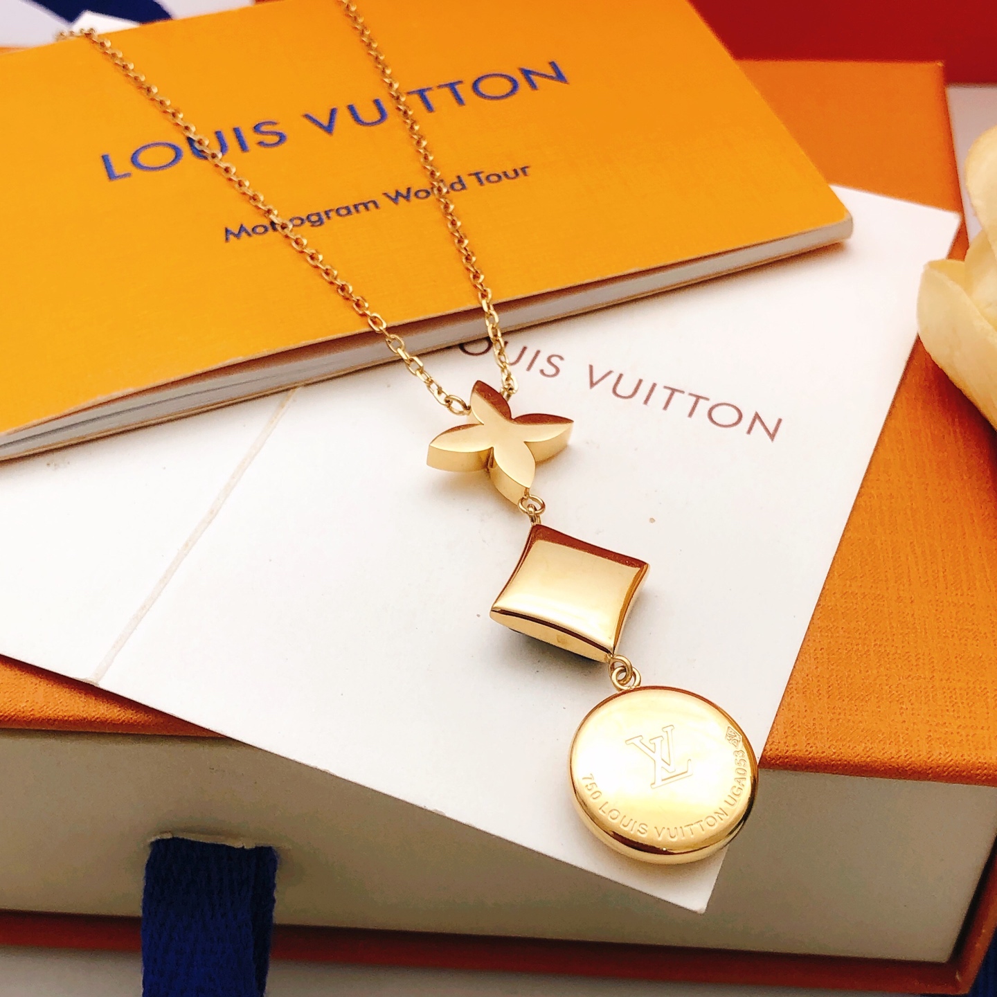 Louis Vuitton Haute Joaillerie Fine Jewelry Earrings Necklace Ring 2