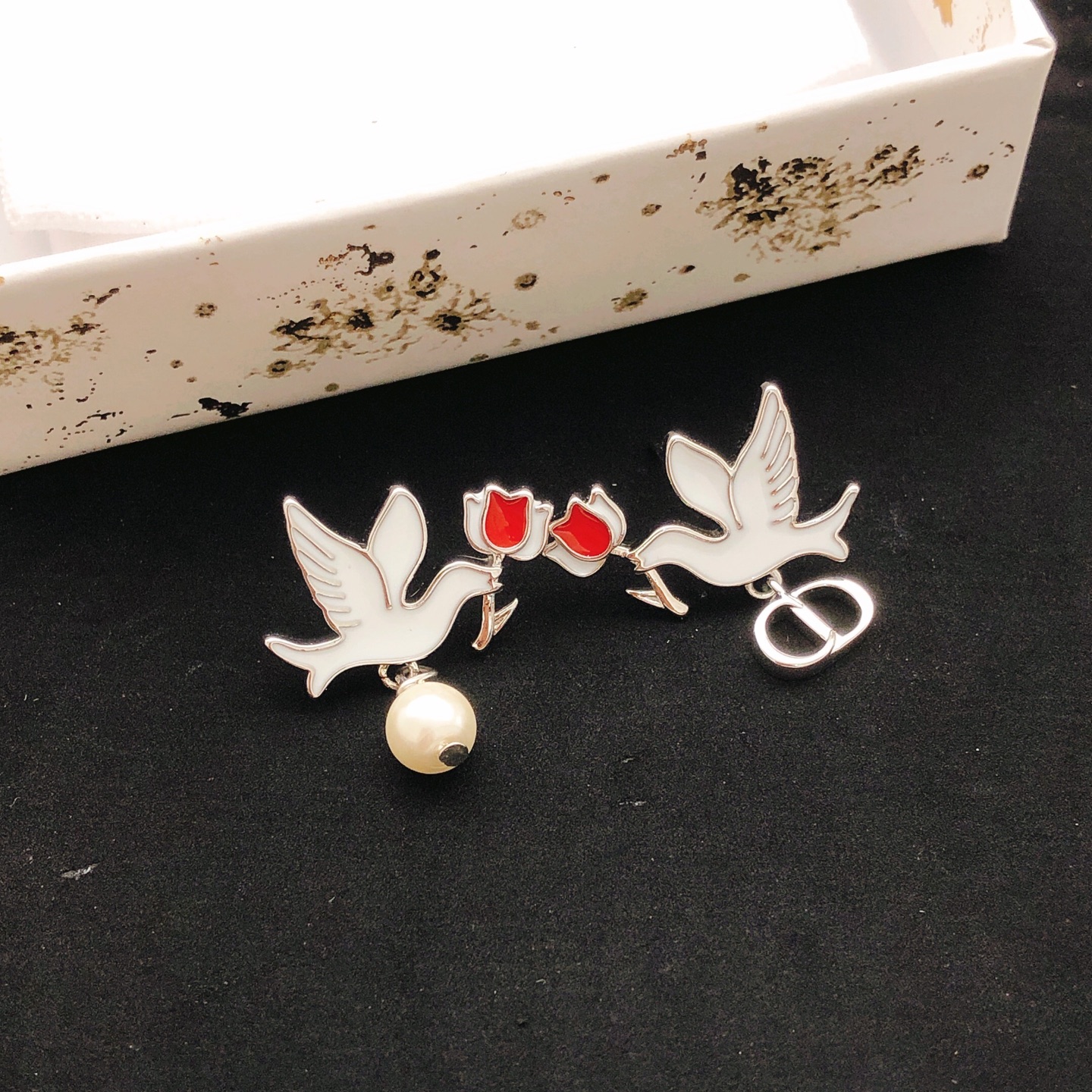 Loewe Haute Couture Haute Joaillerie Fine Jewelry Earrings Necklace Ring 5