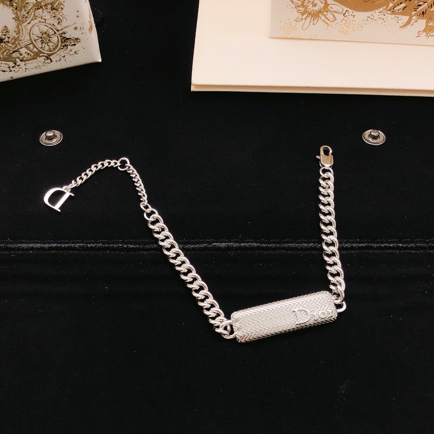 Bally Haute Couture Haute Joaillerie Fine Jewelry Earrings Necklace Ring 4
