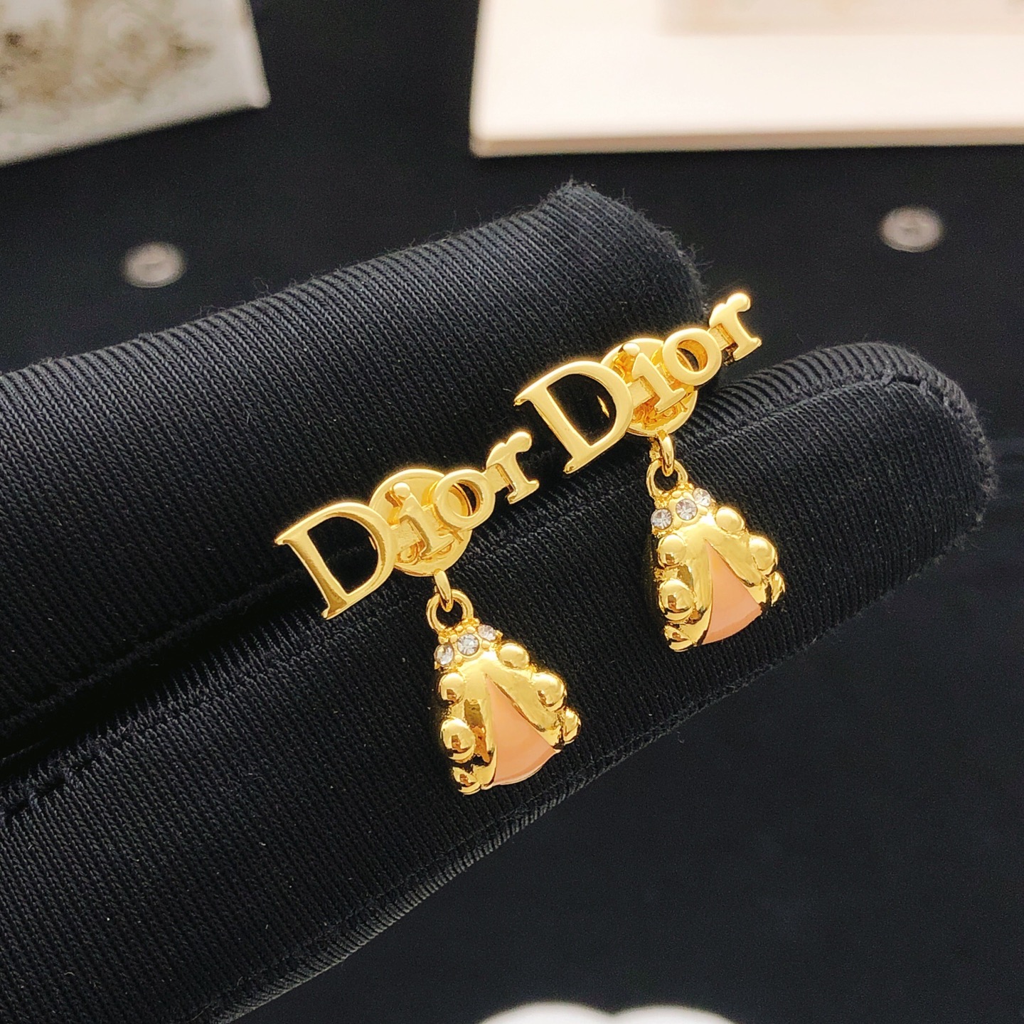 Roger Vivier Haute Couture Haute Joaillerie Fine Jewelry Earrings 2