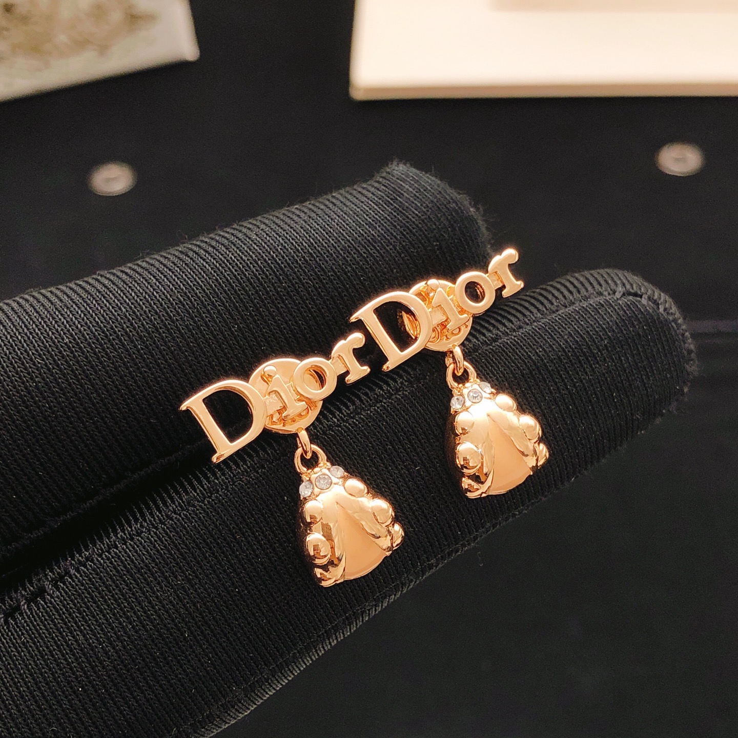 Berluti Haute Couture Haute Joaillerie Fine Jewelry Earrings Necklace 2