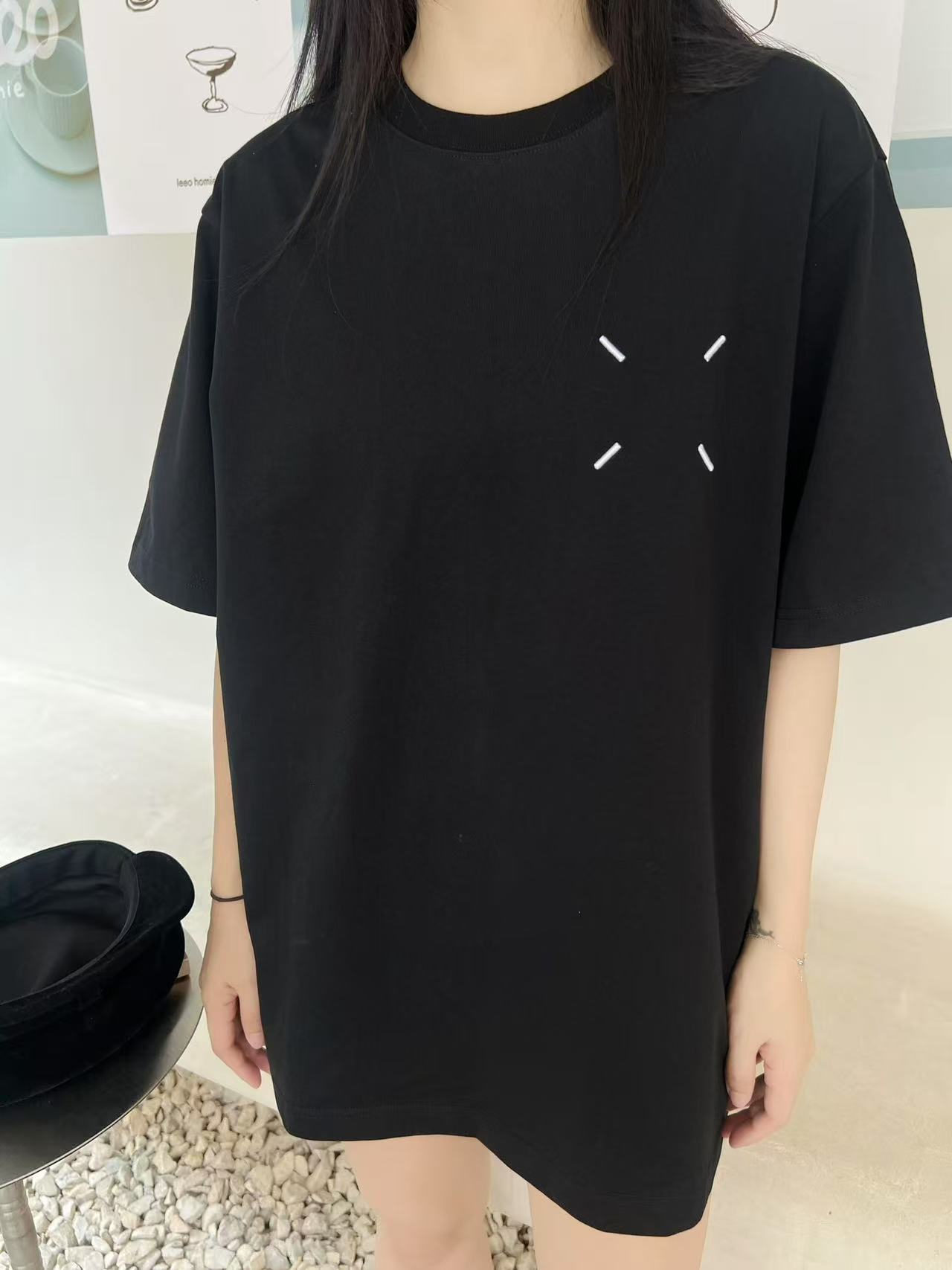 MM6马吉拉*经典回归！情侣款短袖T恤 简约不简单的MM6短袖，把舒适与时髦一键拿捏，情侣党闭眼入，一起