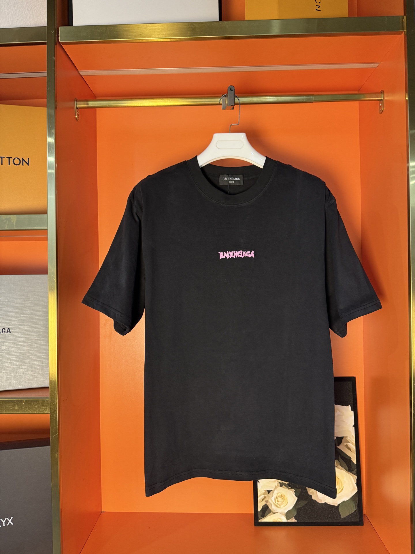 P80 Foto real, versión superior BALENCIAGA #0272 Nuevo estilo de primavera y verano, camiseta de manga corta con estamp…