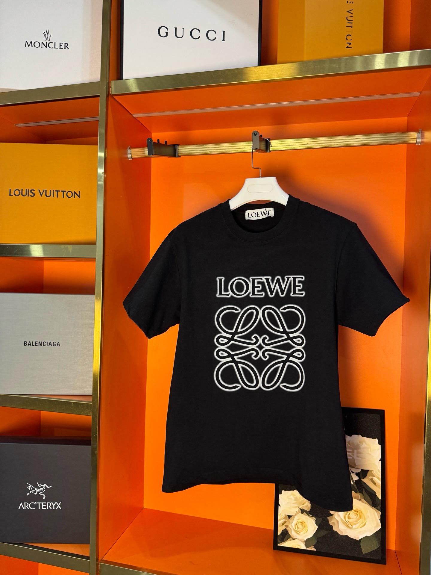 P85 foto colgada versión tope LOEWE #0372 nueva camiseta de manga corta con logo de letras impreso de la colección de p…