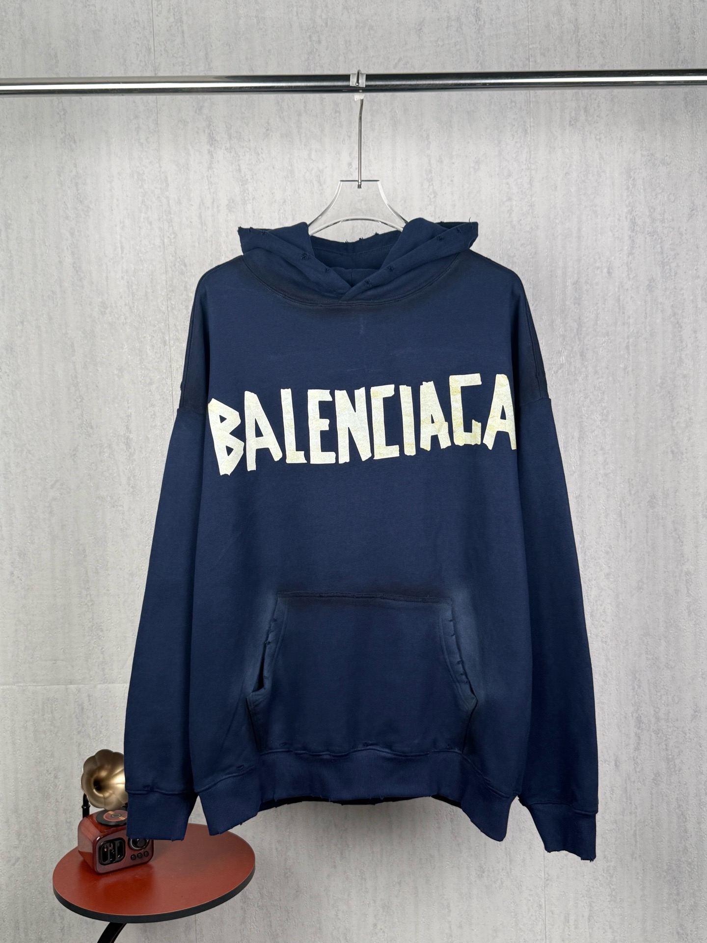 P155 Versión superior toma real 𝗕𝗮𝗹𝗲𝗻𝗰𝗶𝗮𝗴/Balenciaga #1001 Sudadera clásica con capucha con cinta amarilla Par…