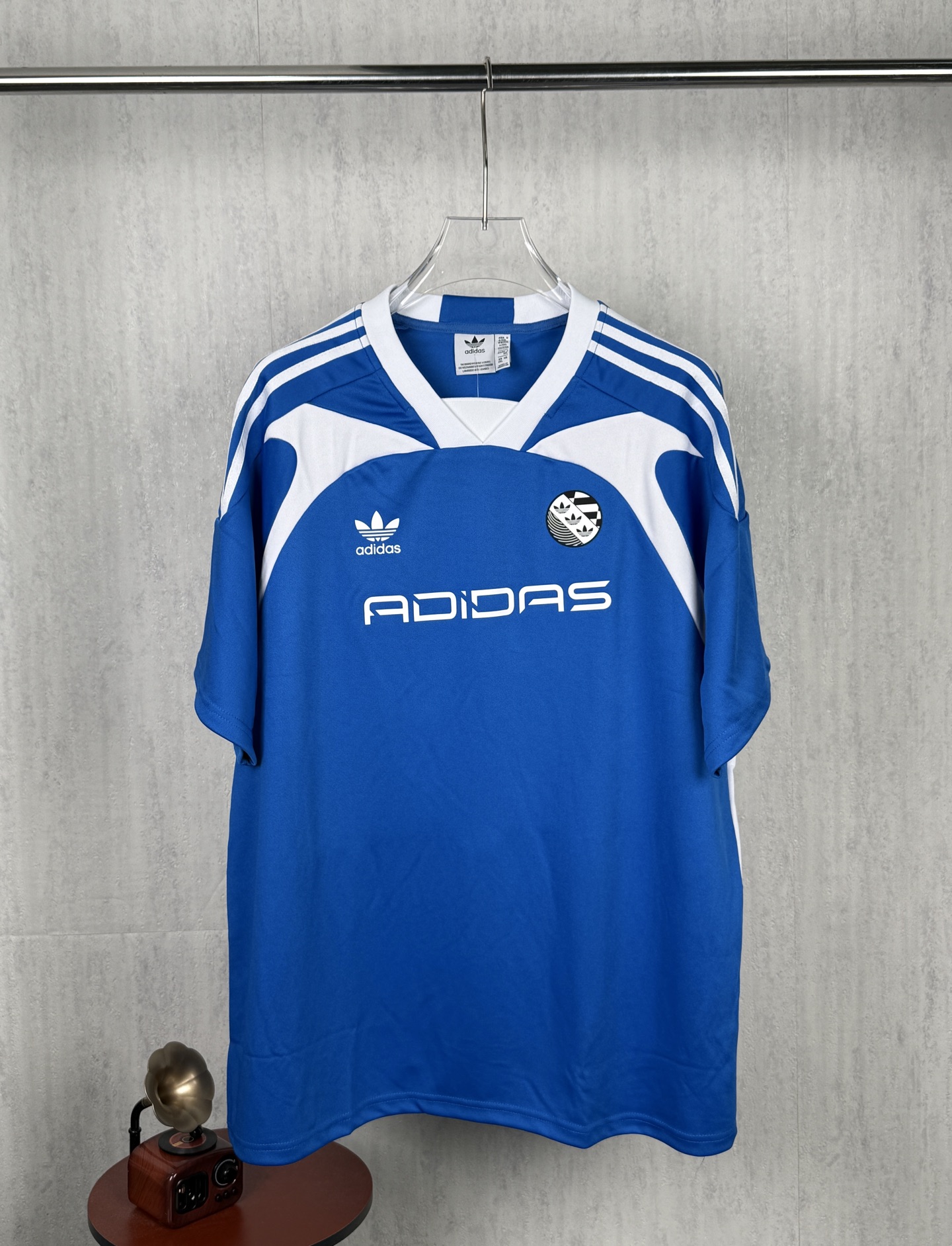 P90 foto real, versión premium, camiseta Adidas de manga corta #458, camiseta deportiva holgada de trébol. El potencial…