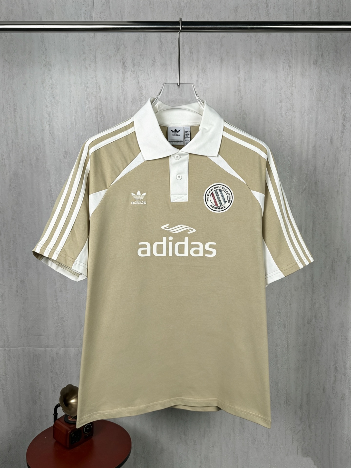P95 Foto real, versión superior, camiseta Adidas #459, camiseta de baloncesto estilo polo. El potencial de moda de las …