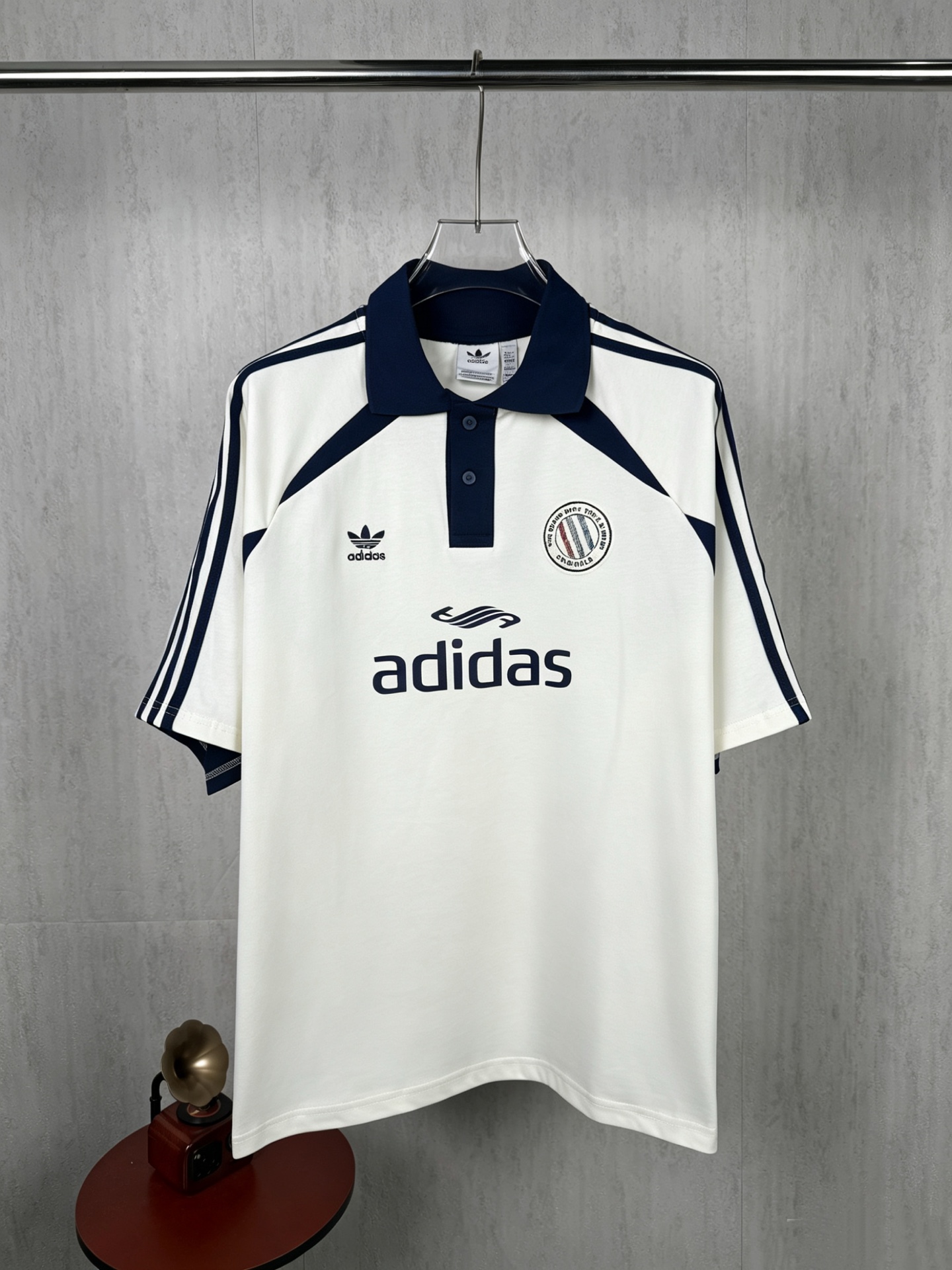 P95 Foto real, versión superior, camiseta Adidas #460, camiseta de baloncesto estilo polo. El potencial de moda de las …