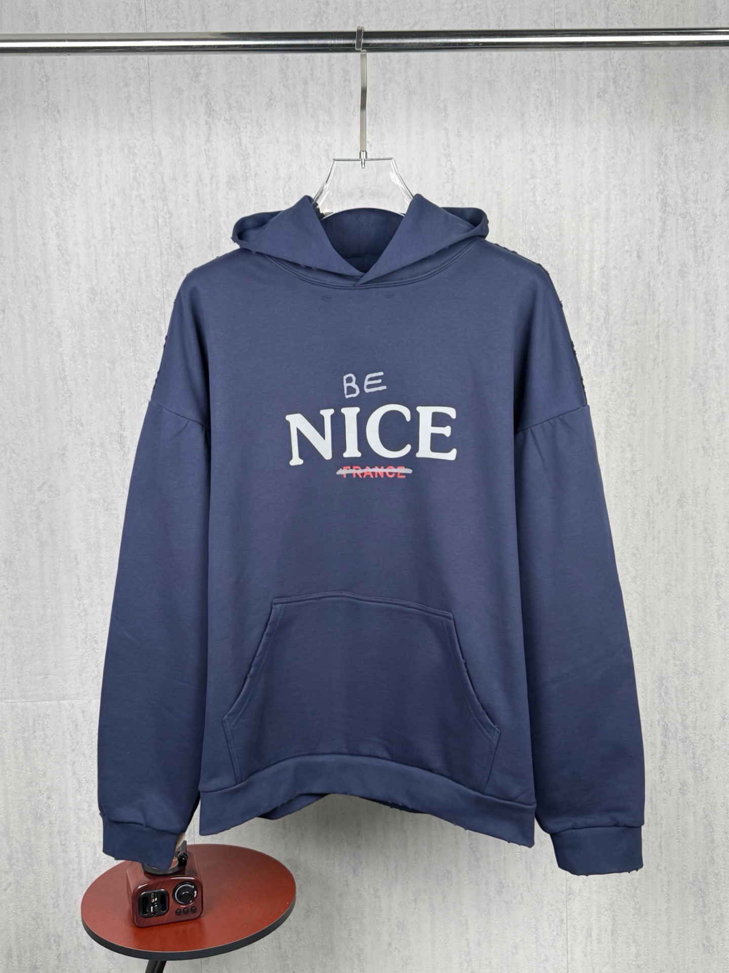 P150 Foto real, versión superior BALENCIAGA #1014 La nueva y bonita sudadera con la letra BE de Paris. La tela está tej…