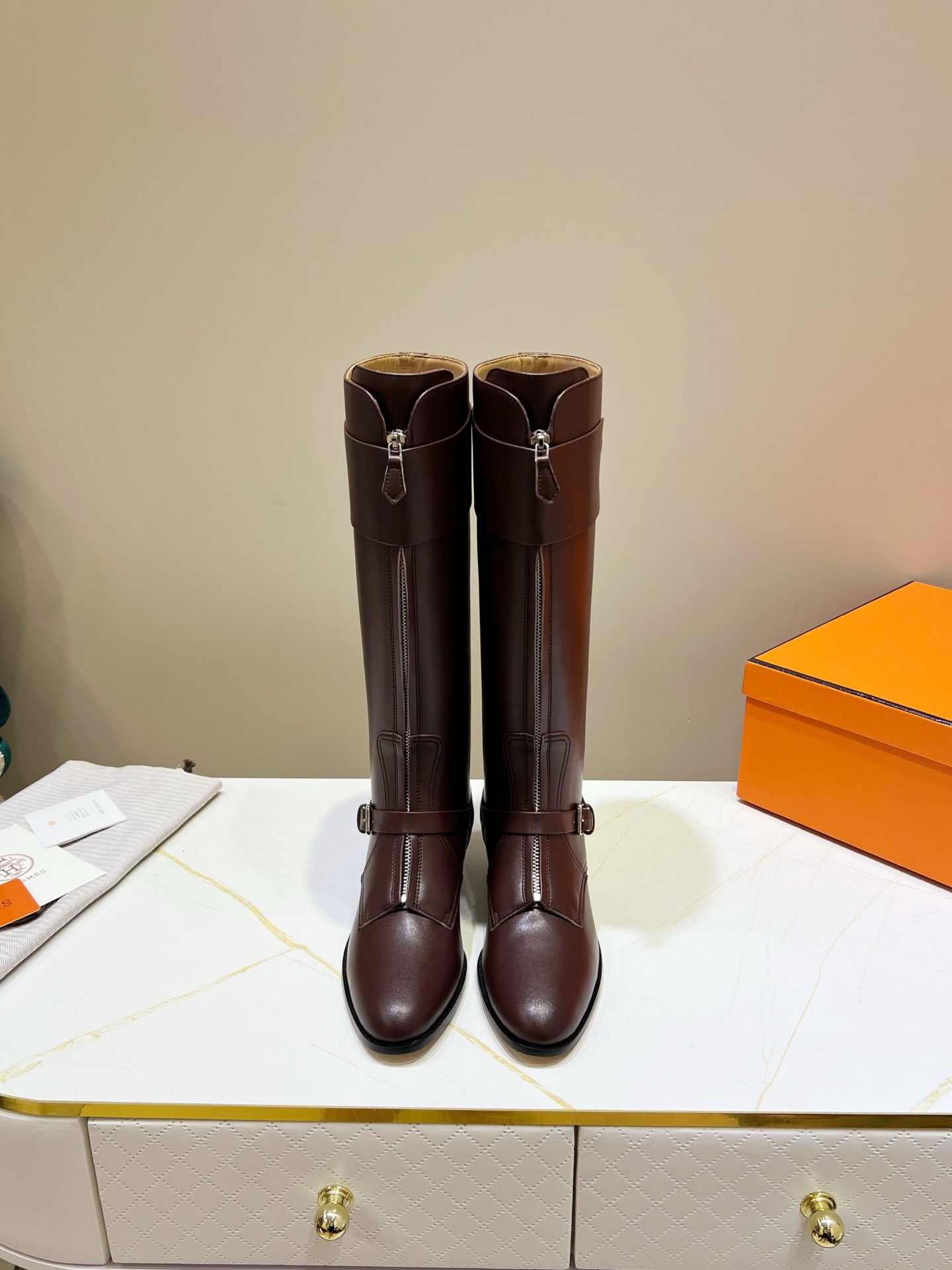 NO:535500,, Hermes classic boots top version!  Original development, upper cowhide, inner cowhide, leather pad, outsole, Italian genuine leather, outsole, size 34-42 (Note 34 41 42 size custom made, no return or exchange) Packaging configuration original packaging!  ,boots,hermes,boots,cowhide,Leather soles19860909,爱马仕经典长靴顶级版本！原版开发 鞋面牛皮 内里牛皮里 牛皮垫 大底意大利真皮大底 码数34-42（注34 41 42码定做 不退换） 包装配置原版包装！,靴子,hermes,boots,cowhide,Leather soles,Women's Shoes