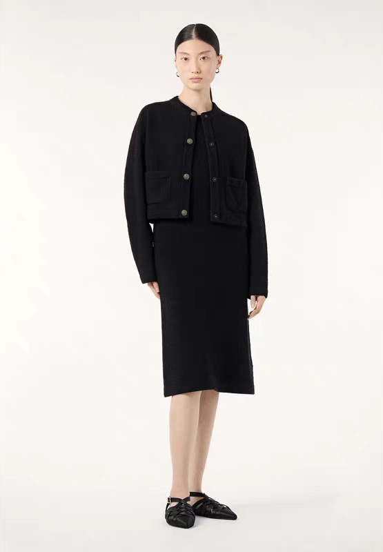 NO:924141,[Love] New style [Love]!  The latest LP 26NEW simple knitted round neck short-sleeved dress. Size: SML.,,loro piana,skirts,T-shirt,19860909[爱心]新款[爱心]！最新LP 26NEW 简约针织圆领短袖连衣裙.尺码:SML.,,loro piana,skirts,T-shirt,,Women's clothing