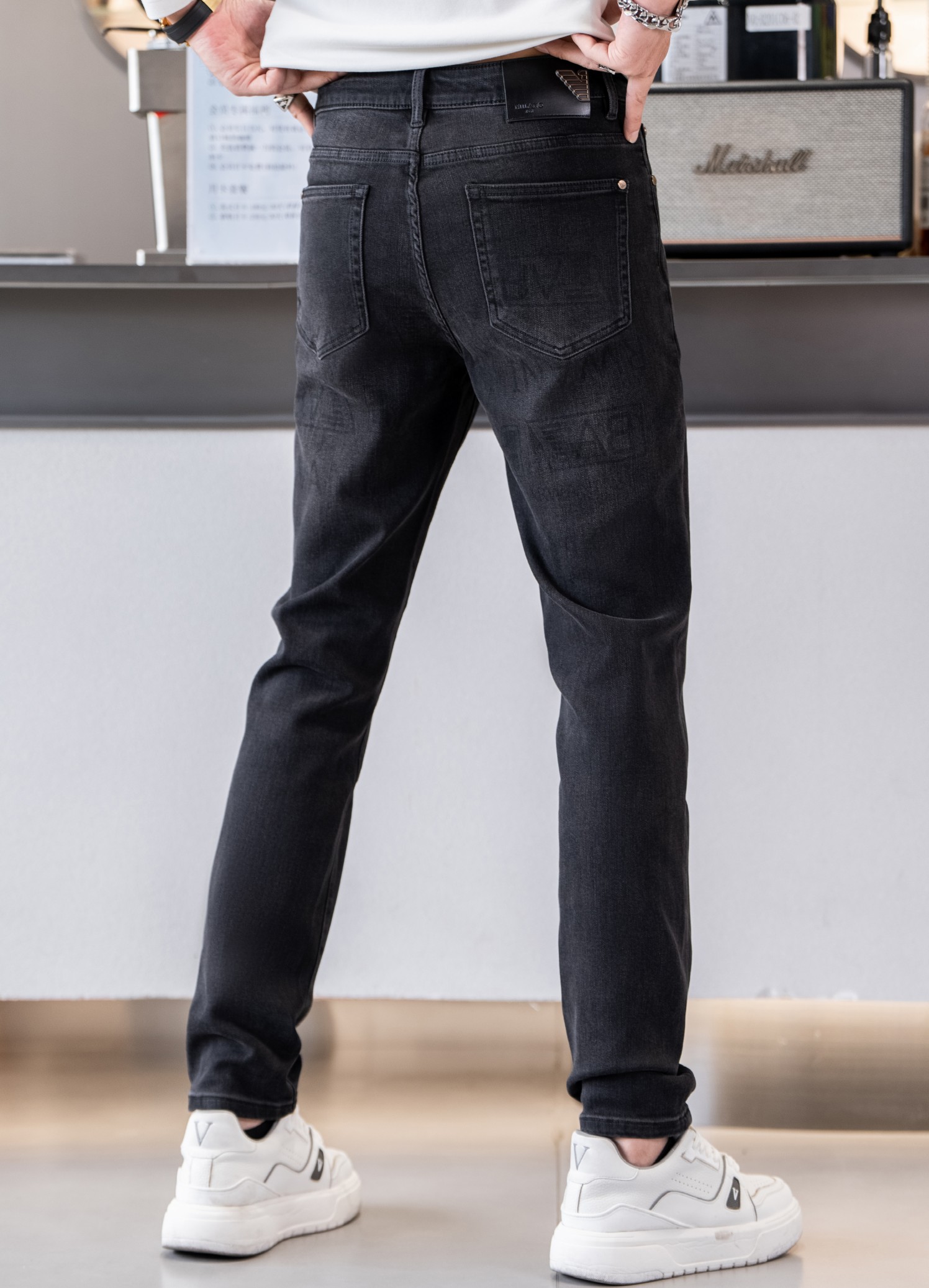 NO:541344,Armani 2025 new casual pants, released simultaneously on the official website, trouser body craft design, imported customer-supplied auxiliary materials, fabric customization, and OEM products are free of inspection!  Every detail is the ultimate, the original hardware accessories are trendy and stylish, and they are a must-have item for trendy people!  Number of codes 29-38, no 35, armani,armani,alexander wang19860909Armani 阿玛尼 2025新品休闲裤,官网同步发售,裤身工艺设计,进口客供辅料、面料定制,代工厂出品免检！每个细节做到极致,原版五金配件,潮范十足、上身有型帅气,潮人必备单品！ 码数29-38,无35,,armani,armani,alexander wang,Men's clothing