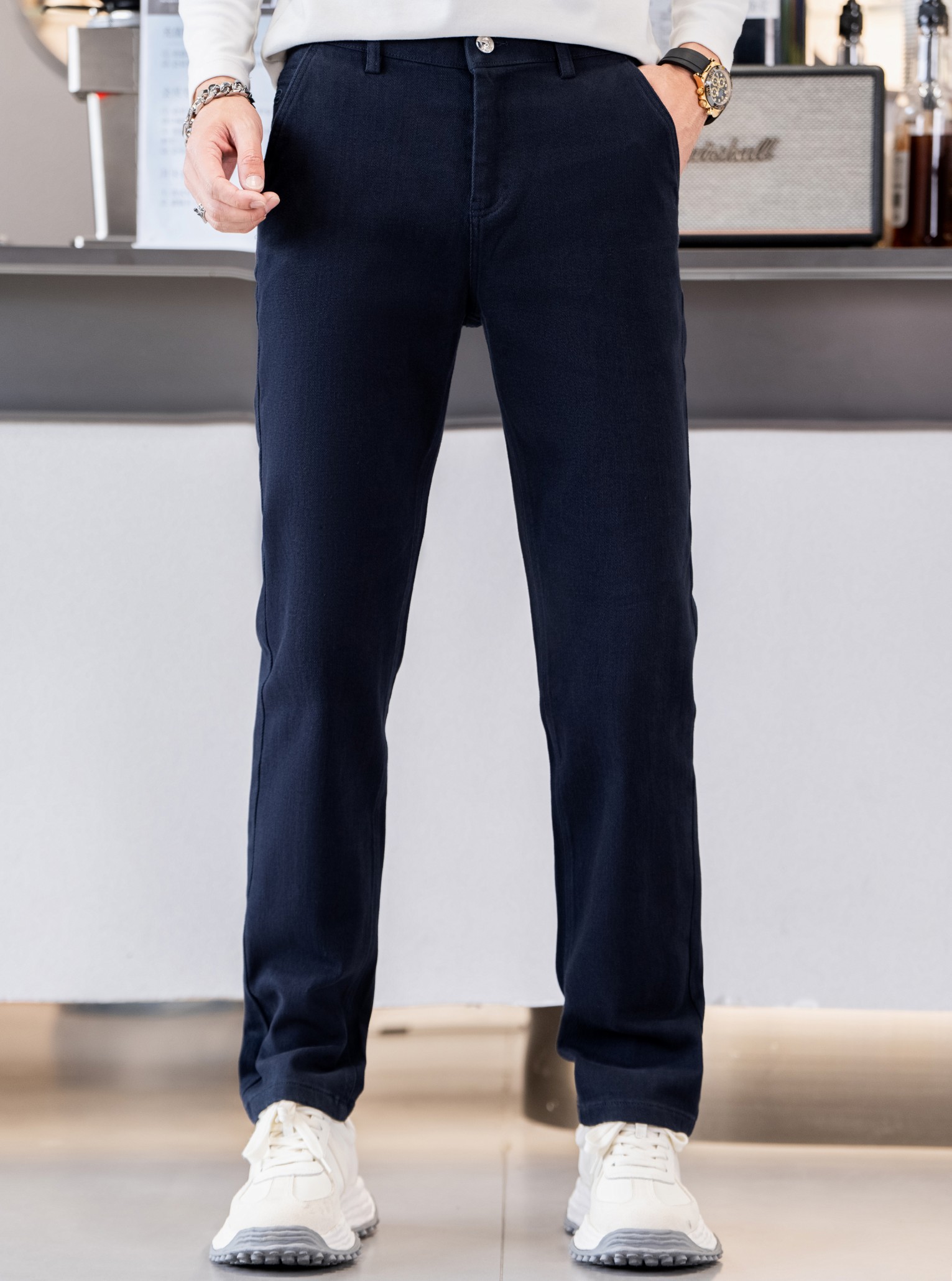 NO:541342,Balenciaga 2025 new casual pants, released simultaneously on the official website, trouser body craft design, imported customer-supplied auxiliary materials, fabric customization, and OEM products are free of inspection!  Every detail is the ultimate, the original hardware accessories are trendy and stylish, and they are a must-have item for trendy people!  Count 29-38, no 35, balenciaga, alexander wang19860909巴黎世家 2025新品休闲裤,官网同步发售,裤身工艺设计,进口客供辅料、面料定制,代工厂出品免检！每个细节做到极致,原版五金配件,潮范十足、上身有型帅气,潮人必备单品！ 码数29-38,无35,,balenciaga,alexander wang,Men's clothing