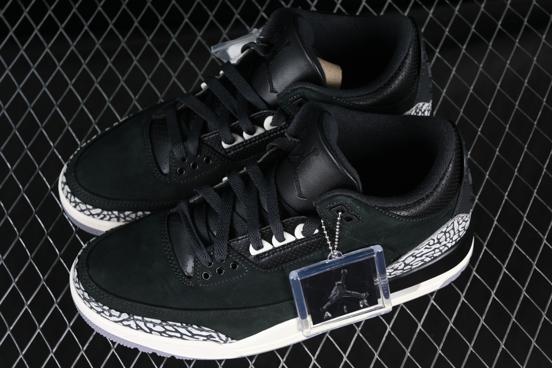 💰190真标💰280公司级💰380纯原💰480顶级
Air Jordan 3 Retro "Off Noir" AJ3 乔3做旧黑水泥 CK9246-001
#鞋身整体以大面积黑色麂皮覆盖,标志性的大象纹也同样得以保留。鞋带孔、鞋舌等细节部分采用水泥灰点缀,整体颜值与AJ3 "黑水泥"十分相似!
#此外在鞋帮、中底部分均已米白色呈现,营造出独特的氧化效果,年代感十足!
尺码:40 40.5 41 42 42.5 43 44 44.5 45 46 47.5 WME5