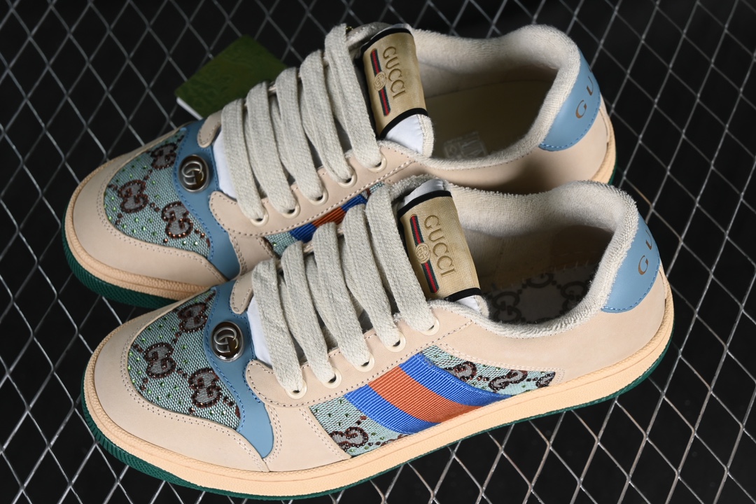 💰190真标💰280公司级💰380纯原💰520顶级
Gucci Distressed Screener Sneaker 古驰小脏鞋系列 经典原型复古百搭做旧老爹板鞋 9Y9209443
#独家定制代购版 海外专供批次 原厂订单 目前市面最强 全身20几个细节点全部做到一致还原
#官网同步最新满天星礼盒全套包装 高端零售海外实体专供 混卖版 渠原道装 原版做旧 右脚鞋侧嵌入NFC防伪芯片装置+鞋盒标二唯码扫描 秒进官网
#原装意大利进口 里外全皮 全套包装 全头层顶级软牛皮 广东代工出品 原档原标原盒 随意对比任何版本
尺码:35 36 37 38 39 40 41 42 43 44 MBJ0
