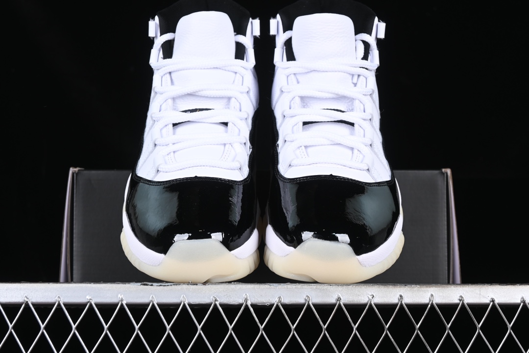 特价 OG版 Air Jordan 11 