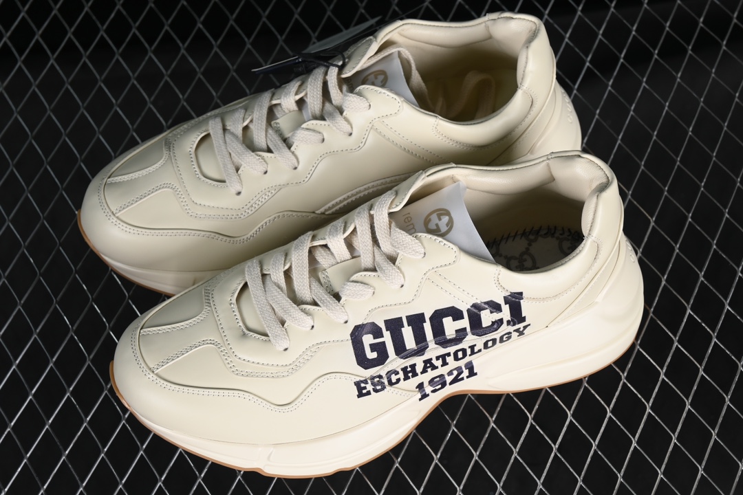 💰600渠道原装订单 Gucci Rhyton Vintage Trainer Sneaker 古驰老爹5D皮革角状复古慢跑鞋 2SH009522
#原装套装配件官方同源 全套专柜包装物及配件 右脚鞋舌和外盒标嵌入核心防伪芯片装置
#意大利手工代工厂原楦 原面小牛皮,内里小羊皮同源出厂定制真丝绸防尘鞋套袋
#原装雪梨形超软沙绒纸团 细节制造精品 专柜一致双透明贴标,尺码+长度。说明书单独贴附在外盒标上
#原装代工底厂数据复模,配比还原度98%,回弹MD中底,加耐磨TPR耐磨外底(抗磨缓震)
尺码:35 36 37 38 39 40 41 42 43 44 MBJ0