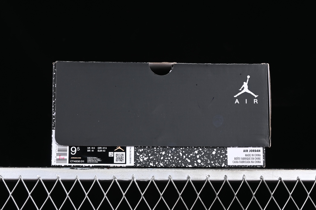 特价🉐️💰240纯原
Air Jordan 5 Retro "Oreo" AJ5 乔5水泥灰 CT4838-011
尺码：43 44 44.5 45 46 3TE5