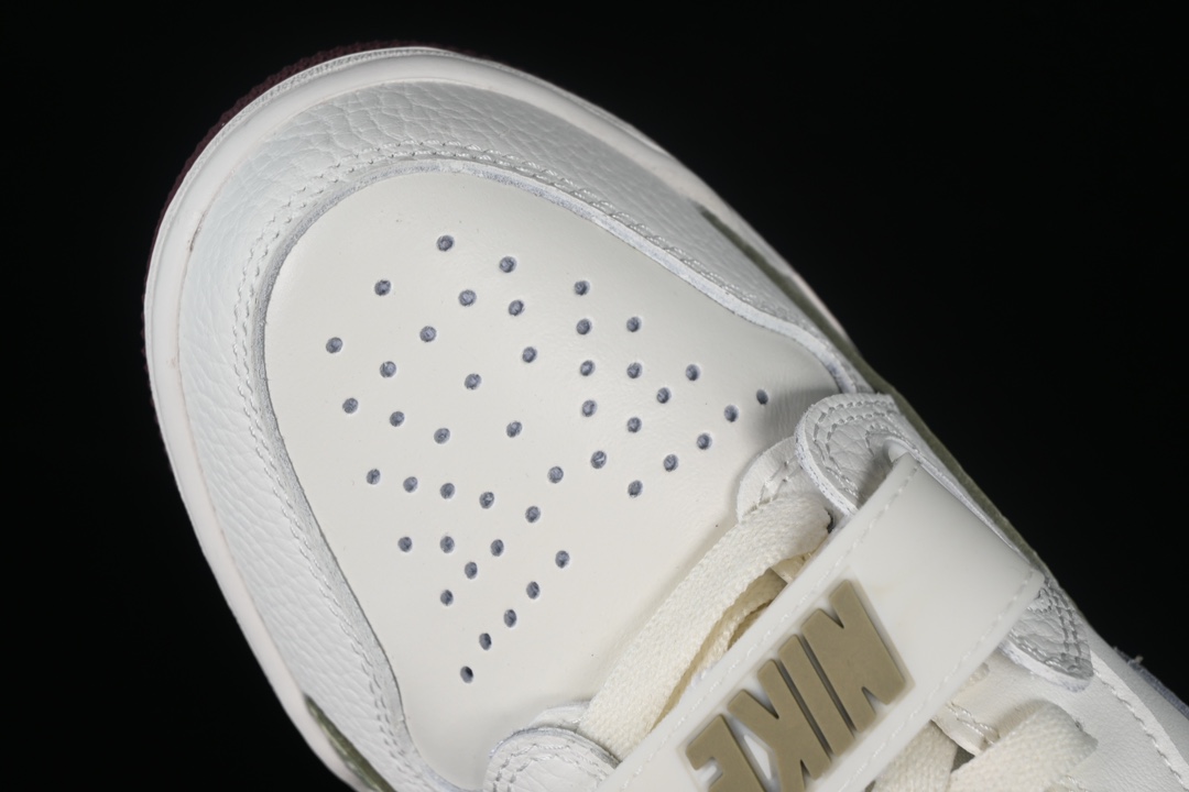 💰200真标💰240公司级💰280纯原
Air Jordan Legacy AJ312 Low 龙年限定 魔术贴三合一板鞋 FZ5047-120
#抄底价跑量专供 头层皮鞋头材料打造 版型皮料与官方一致 断码补货快 长期供应
尺码:35.5 36 36.5 37.5 38 38.5 39 40 40.5 41 42 42.5 43 44 44.5 45 46 B.D4