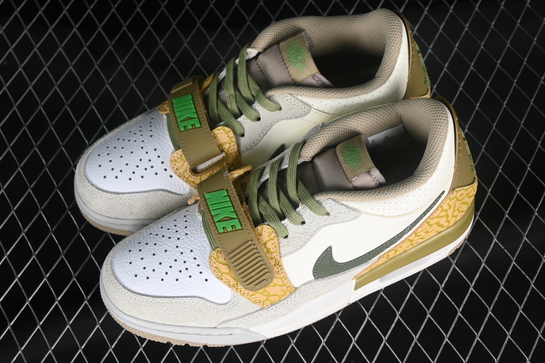 💰200真标💰240公司级💰280纯原
Air Jordan Legacy AJ312 Low 龙年限定 魔术贴三合一板鞋 DX9260-001
#抄底价跑量专供 头层皮鞋头材料打造 版型皮料与官方一致 断码补货快 长期供应
尺码:35.5 36 36.5 37.5 38 38.5 39 40 40.5 41 42 42.5 43 44 44.5 45 46 B.D4