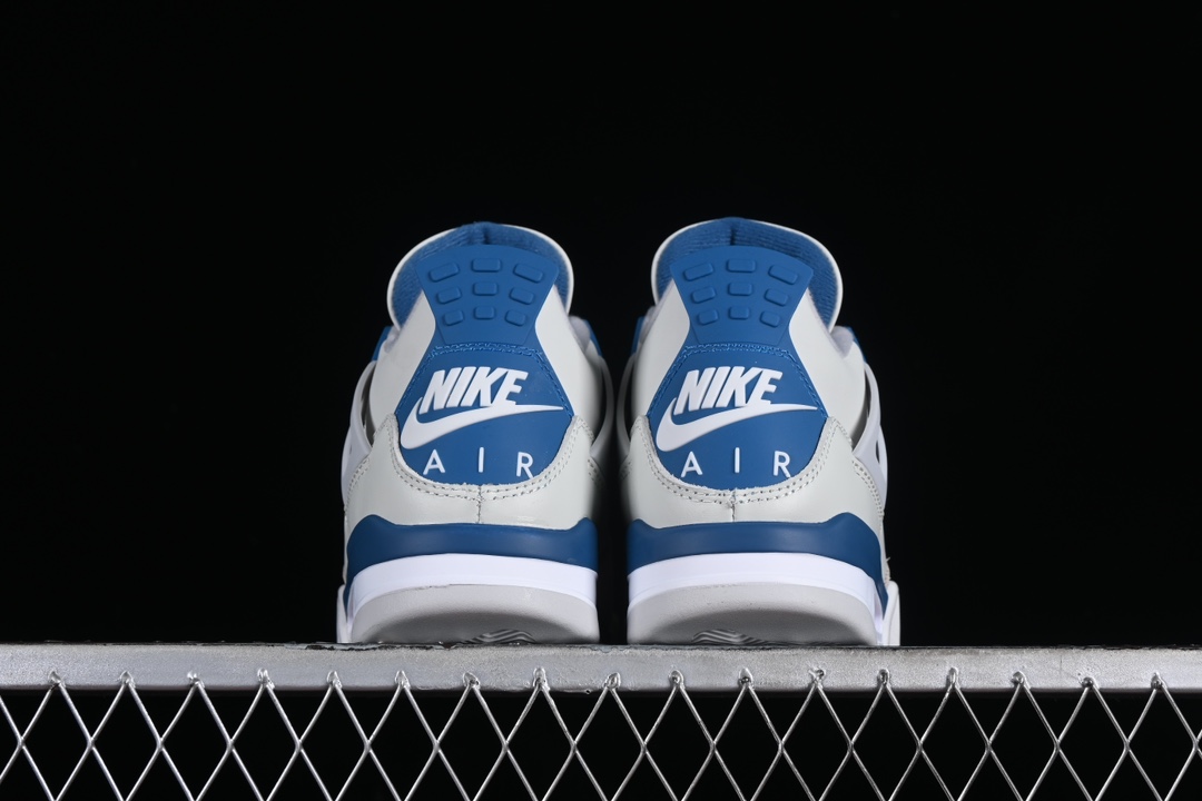 特价🉐️280
Air Jordan 4 Retro "Military Blue" AJ4 乔4白蓝灰元年配色 FV5029-141
#采用经典的白色、军蓝色和中性灰色为配色方案,以白色皮革鞋面,鞋头采用中性灰色覆面,鞋眼、中底、鞋跟片和鞋舌上的Jumpman标志均采用军蓝色撞色设计,最后以白色、蓝色和灰色橡胶外底,鞋跟搭配白色“Nike Air”Logo完善设计。
尺码:40 40.5 41 42 42.5 43 44 44.5 45 46 47.5 3.D4