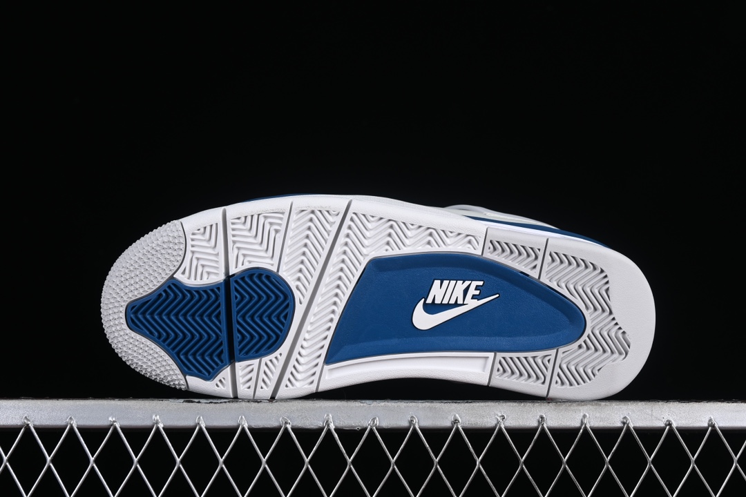 特价🉐️280
Air Jordan 4 Retro "Military Blue" AJ4 乔4白蓝灰元年配色 FV5029-141
#采用经典的白色、军蓝色和中性灰色为配色方案,以白色皮革鞋面,鞋头采用中性灰色覆面,鞋眼、中底、鞋跟片和鞋舌上的Jumpman标志均采用军蓝色撞色设计,最后以白色、蓝色和灰色橡胶外底,鞋跟搭配白色“Nike Air”Logo完善设计。
尺码:40 40.5 41 42 42.5 43 44 44.5 45 46 47.5 3.D4