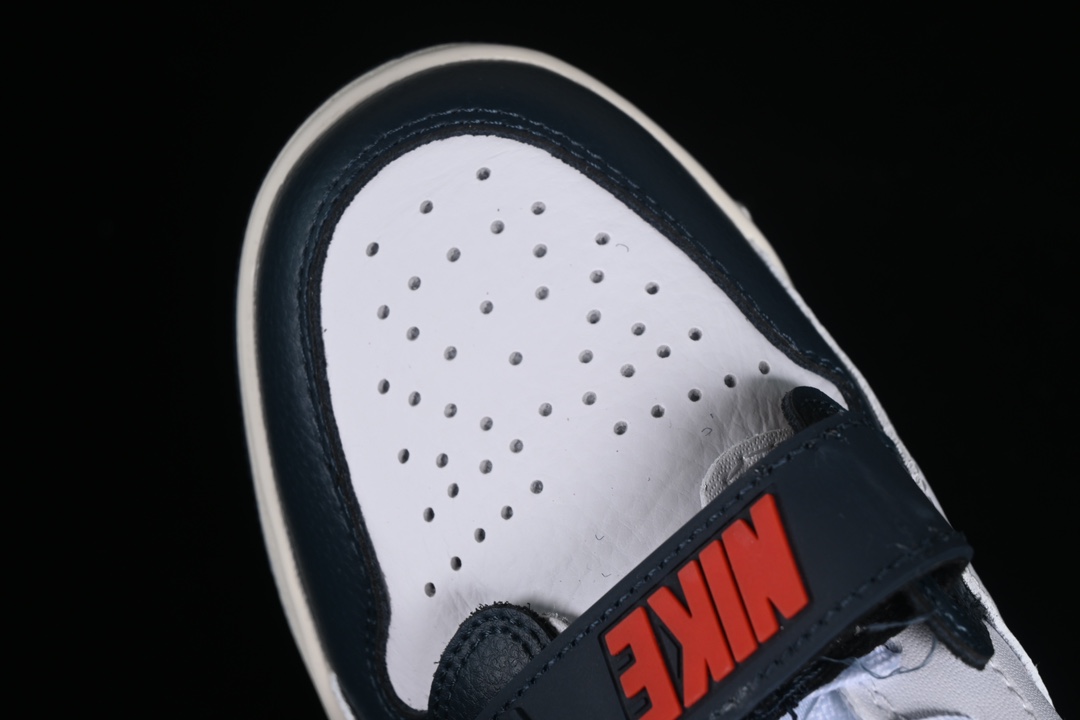 💰200真标💰240公司级💰280纯原
Air Jordan Legacy AJ312 Low 魔术贴三合一板鞋 CD9054-146
尺码:36 36.5 37.5 38 38.5 39 40 40.5 41 42 42.5 43 44 44.5 45 46 47.5 G.C3