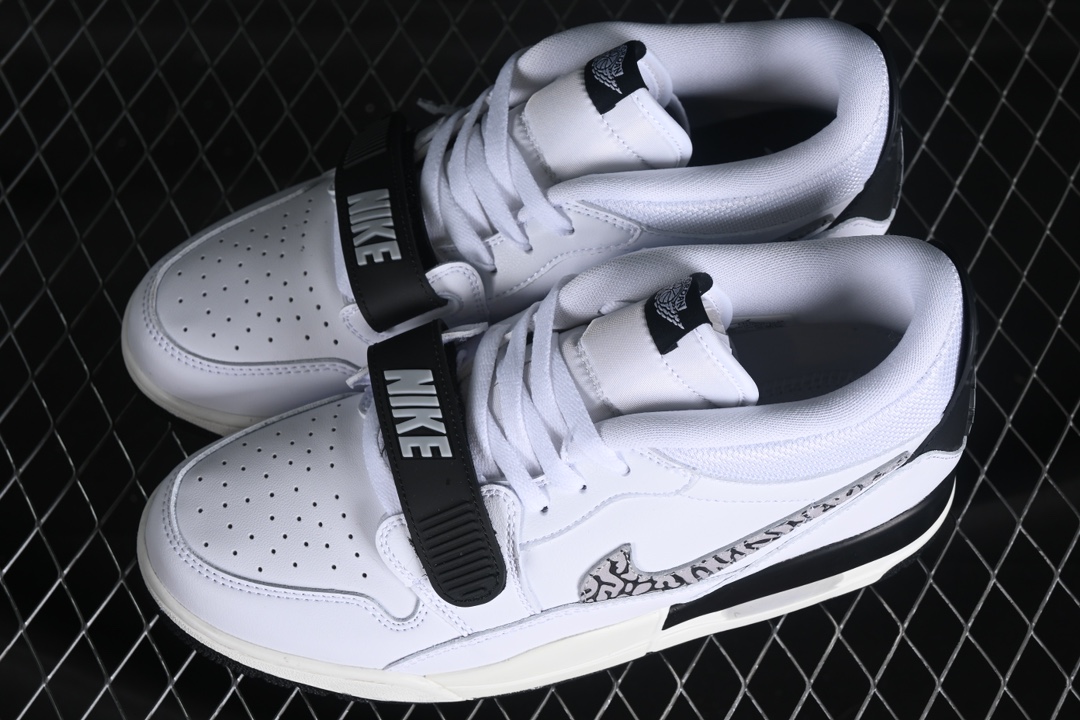 💰200真标💰240公司级💰280纯原
Air Jordan Legacy AJ312 Low 魔术贴三合一板鞋 CD9054-110
尺码:36 36.5 37.5 38 38.5 39 40 40.5 41 42 42.5 43 44 44.5 45 46 47.5 99D4
