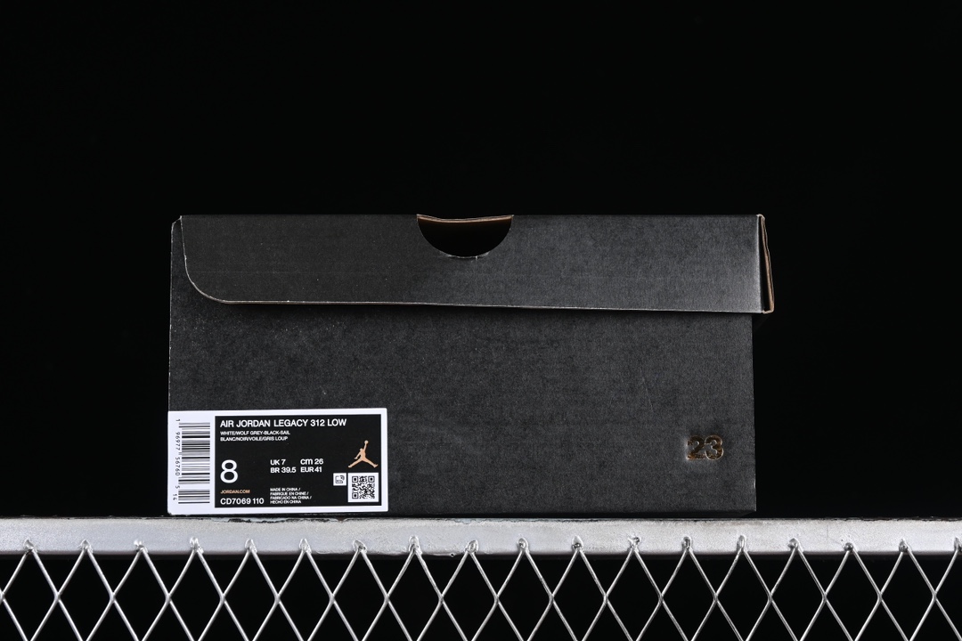 💰200真标💰240公司级💰280纯原
Air Jordan Legacy AJ312 Low 魔术贴三合一板鞋 CD9054-110
尺码:36 36.5 37.5 38 38.5 39 40 40.5 41 42 42.5 43 44 44.5 45 46 47.5 99D4